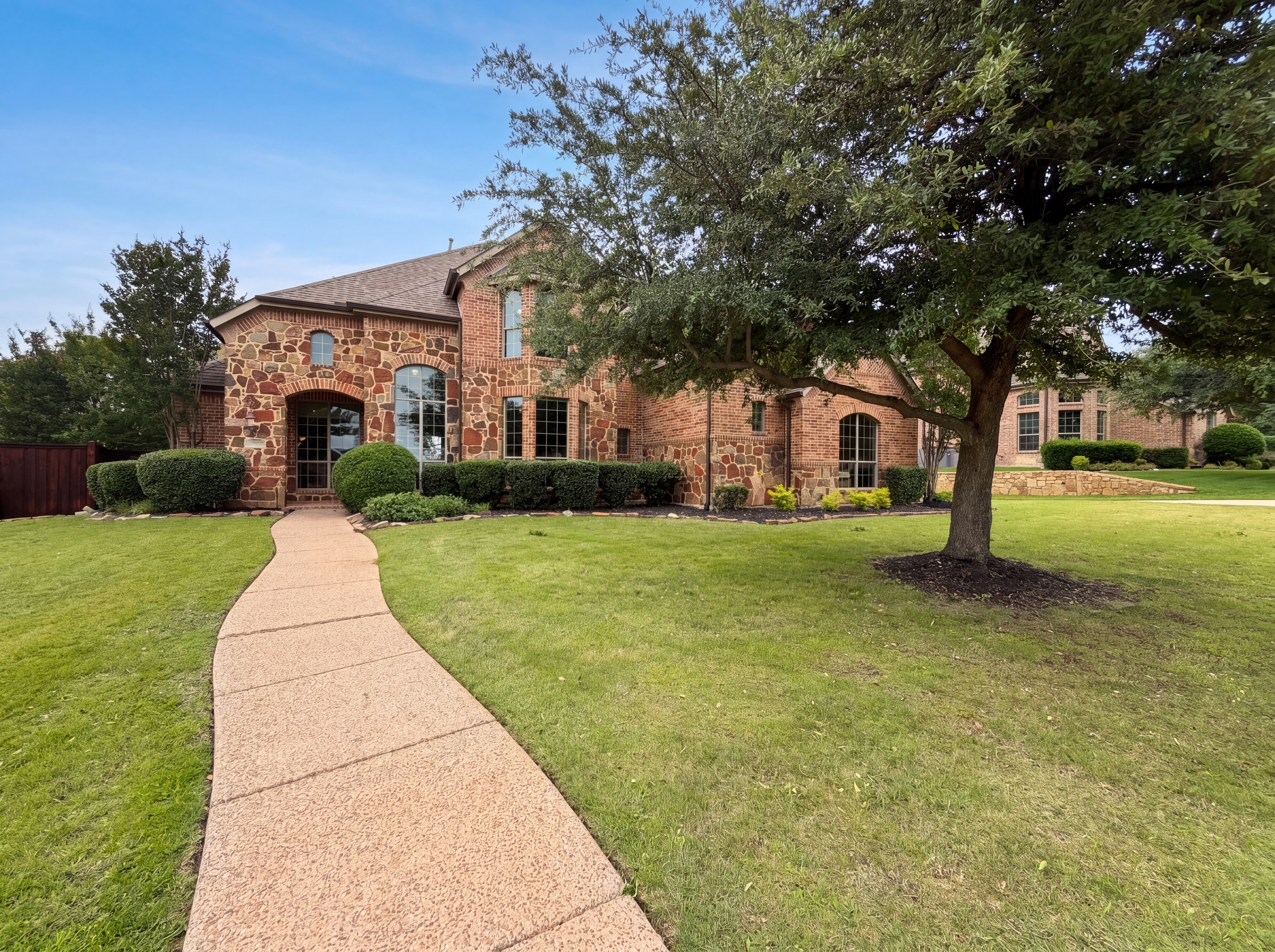 Photo 19 of 30 of 928 Homestead Dr, Keller, TX