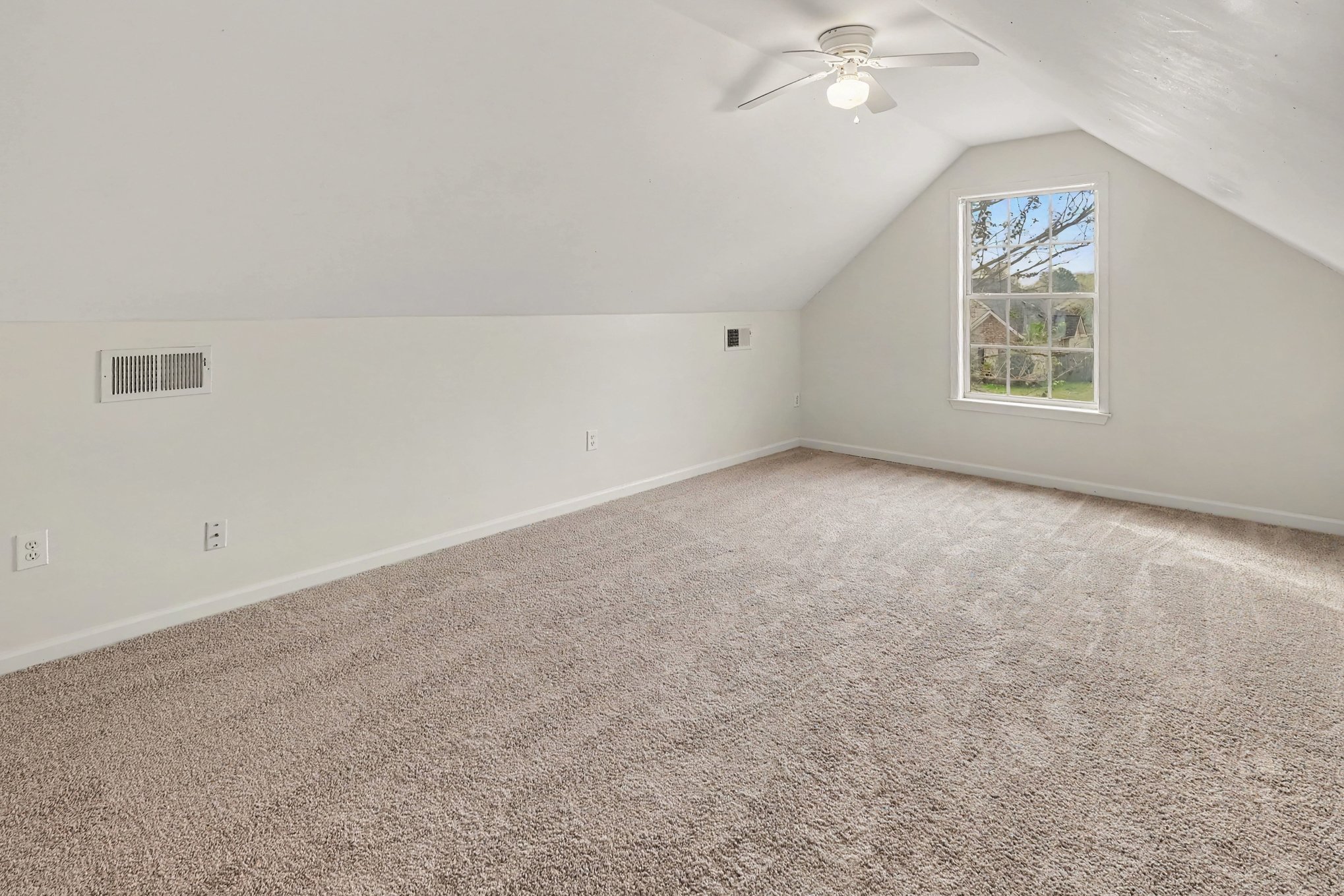 Photo 17 of 19 of 724 Barkley Cir, Alabaster, AL