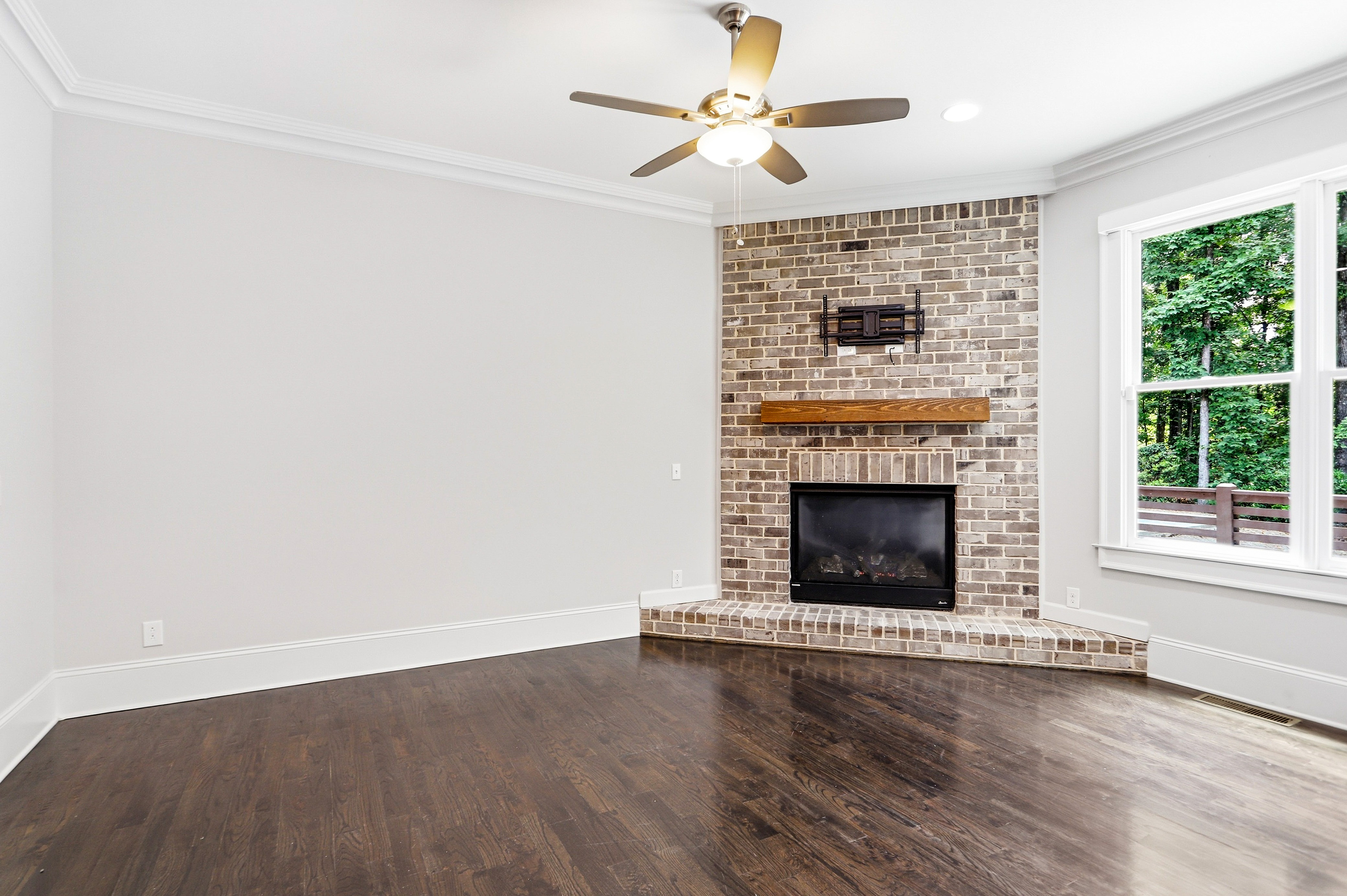 Photo 8 of 69 of 331 Summer Garden Dr, Marietta, GA