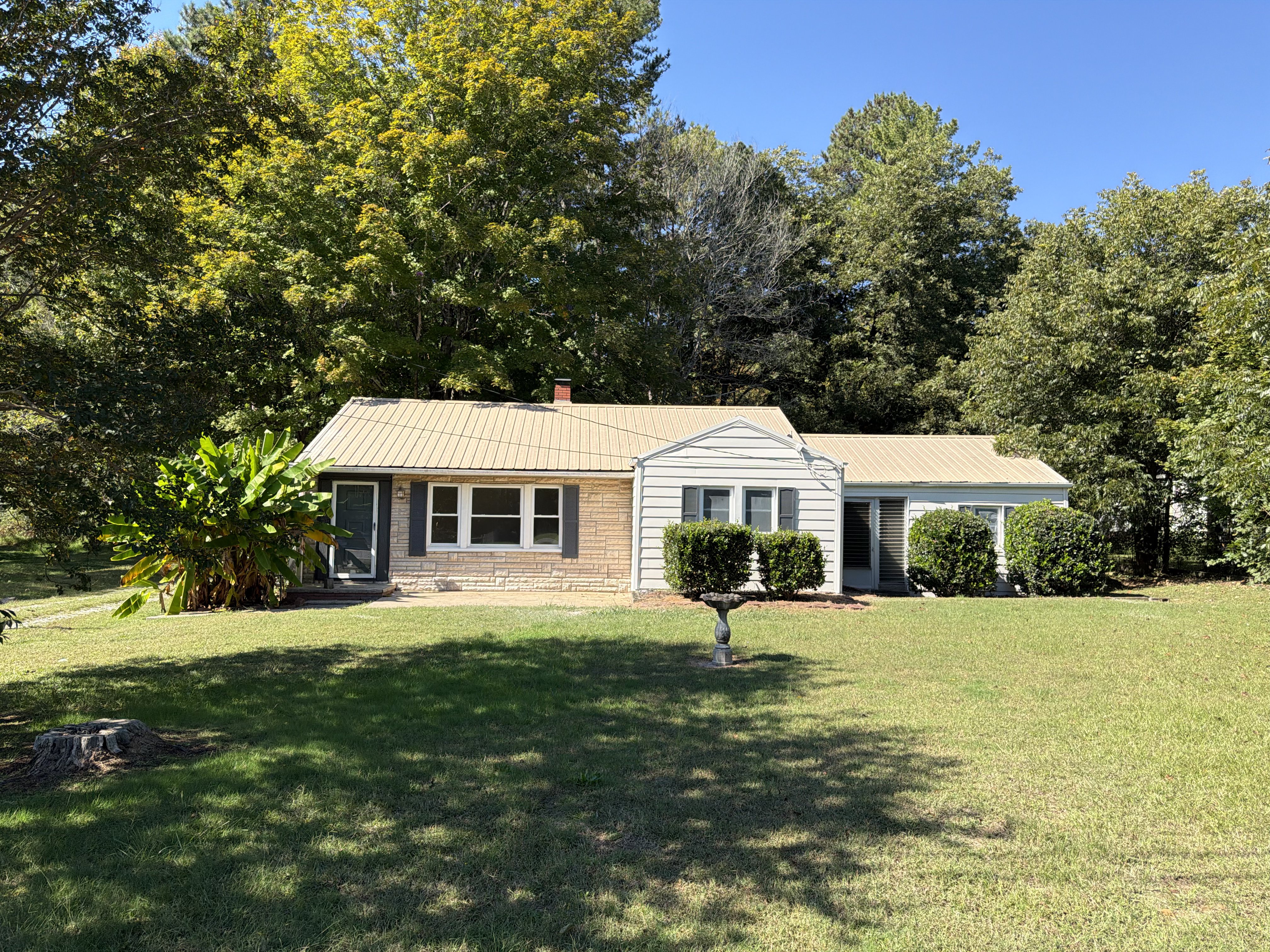 Photo 19 of 22 of 3511 Helmstetler Rd, Lexington, NC