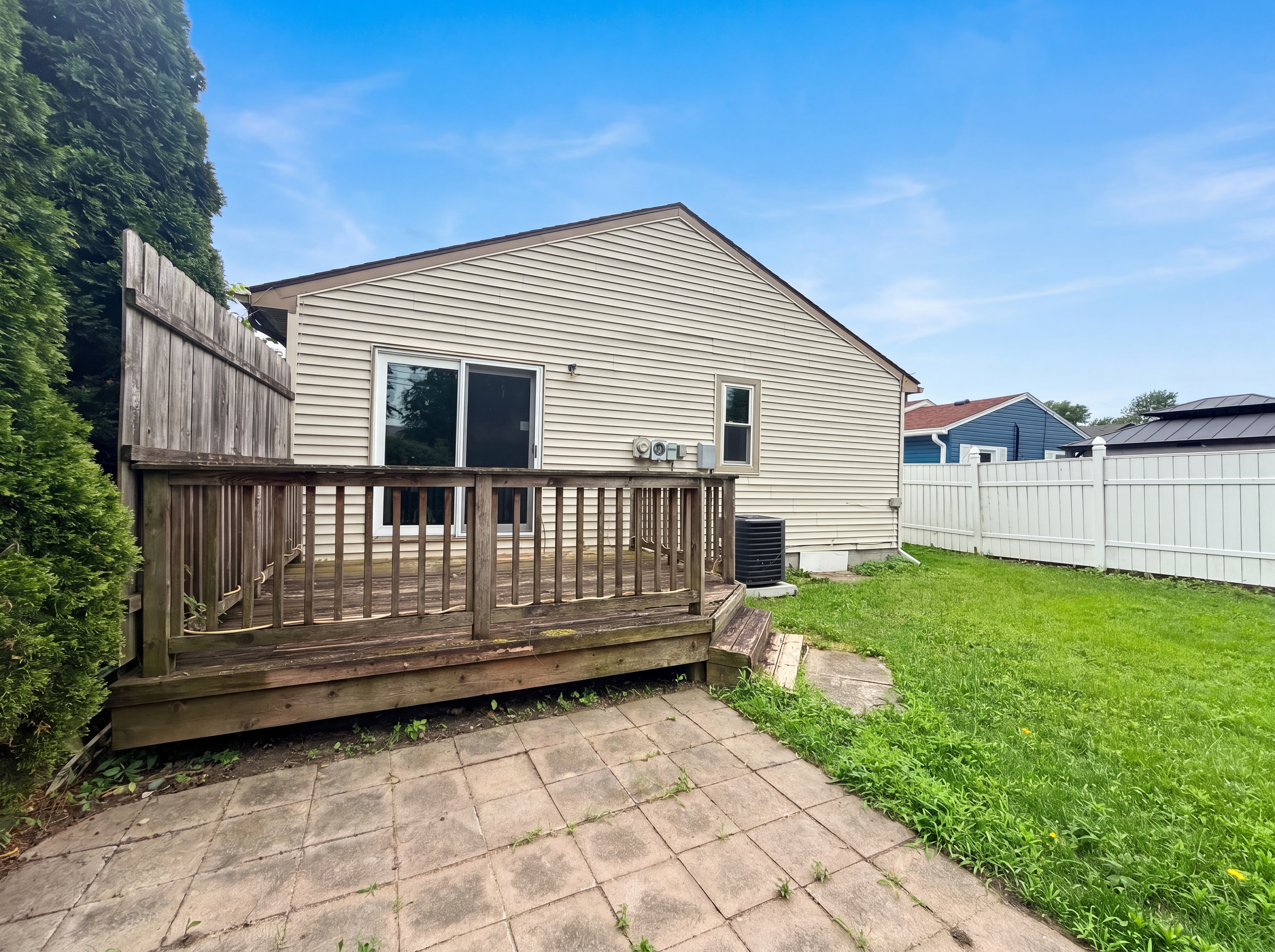 Photo 18 of 19 of 33522 Fernwood St, Westland, MI
