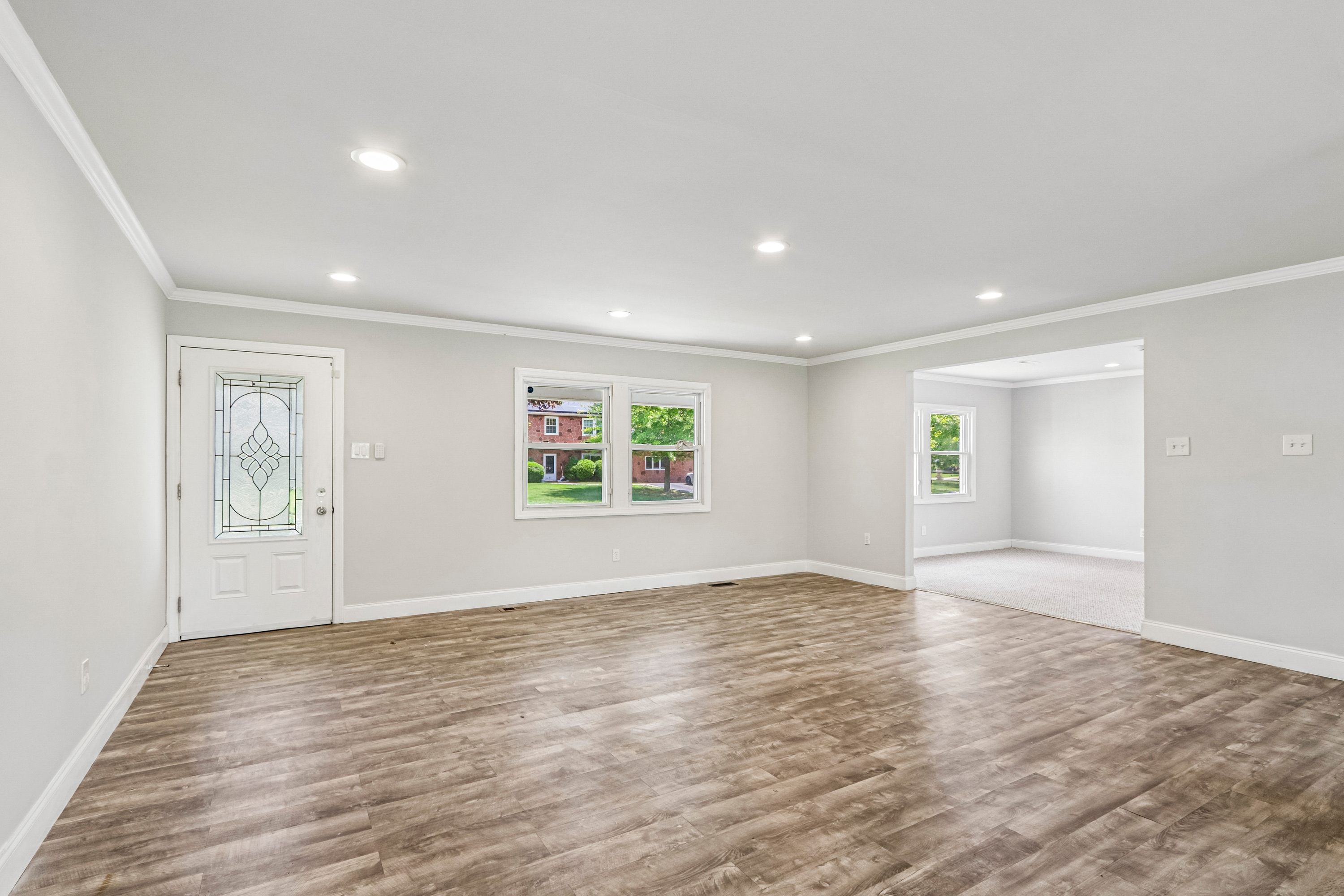 Photo 3 of 36 of 6 Newport Ln, Willingboro, NJ