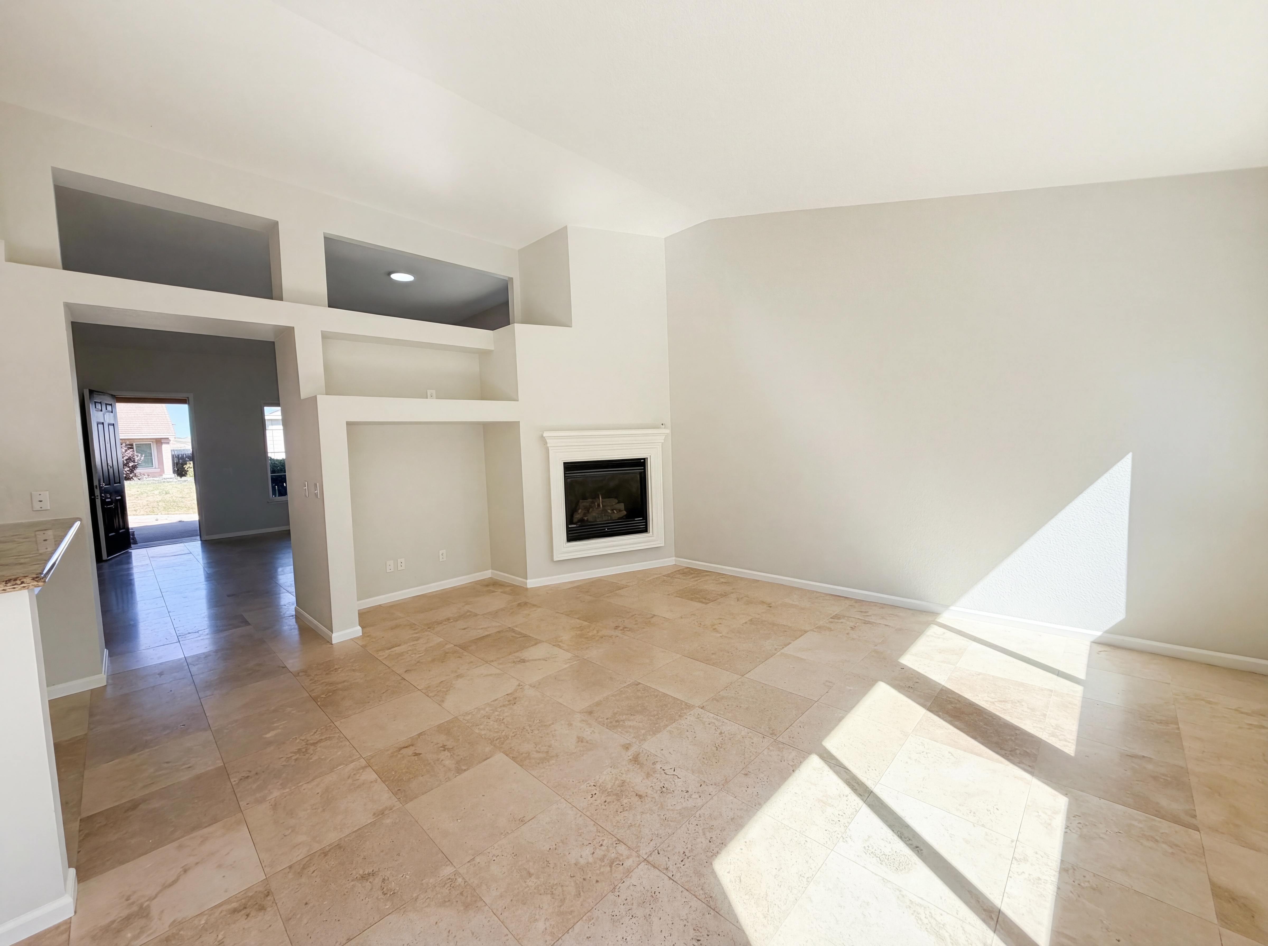 Photo 3 of 47 of 1257 Brooktrail Dr, Pittsburg, CA
