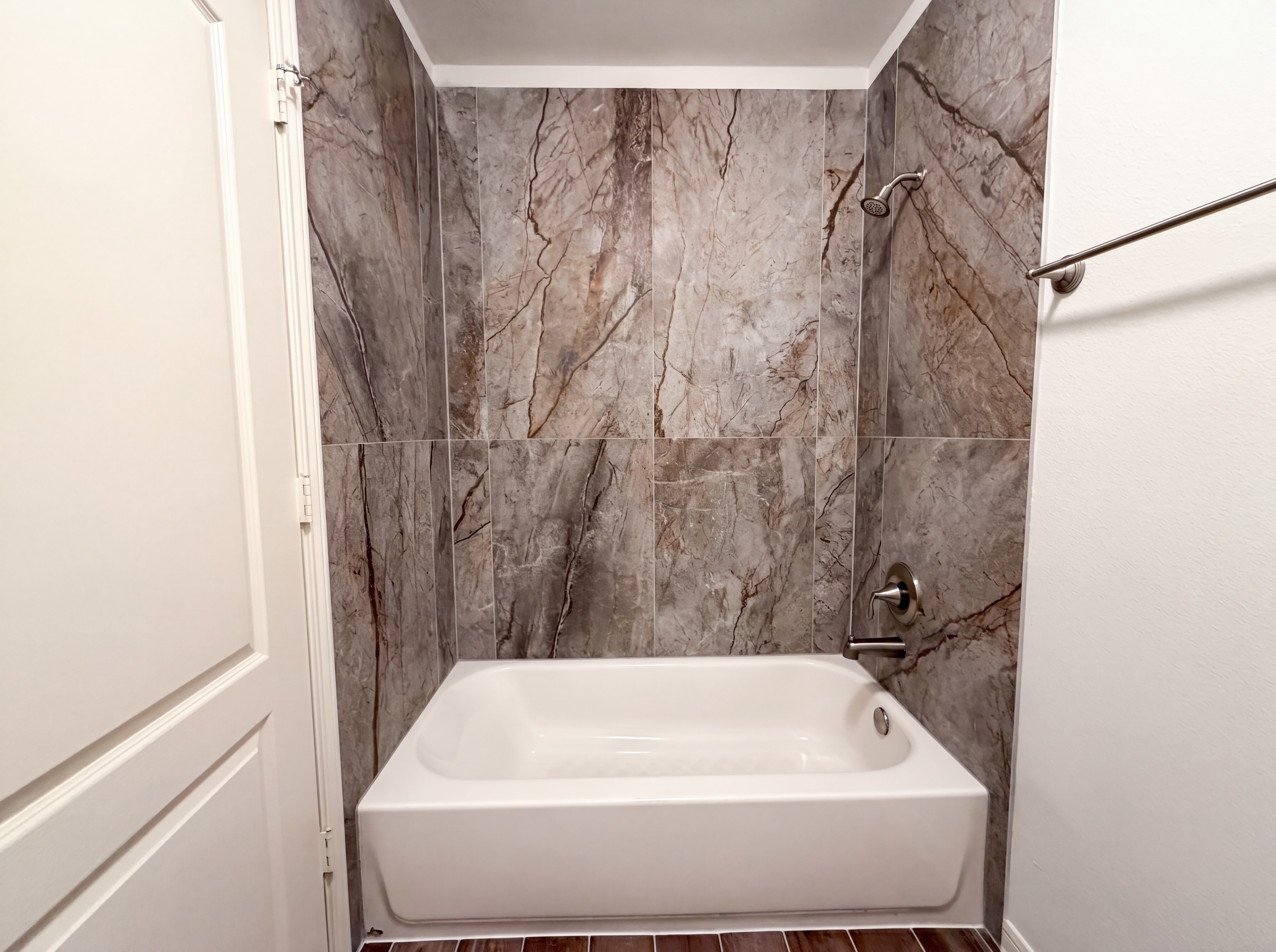 Photo 23 of 29 of 8611 Bright Angel Ln, Cypress, TX