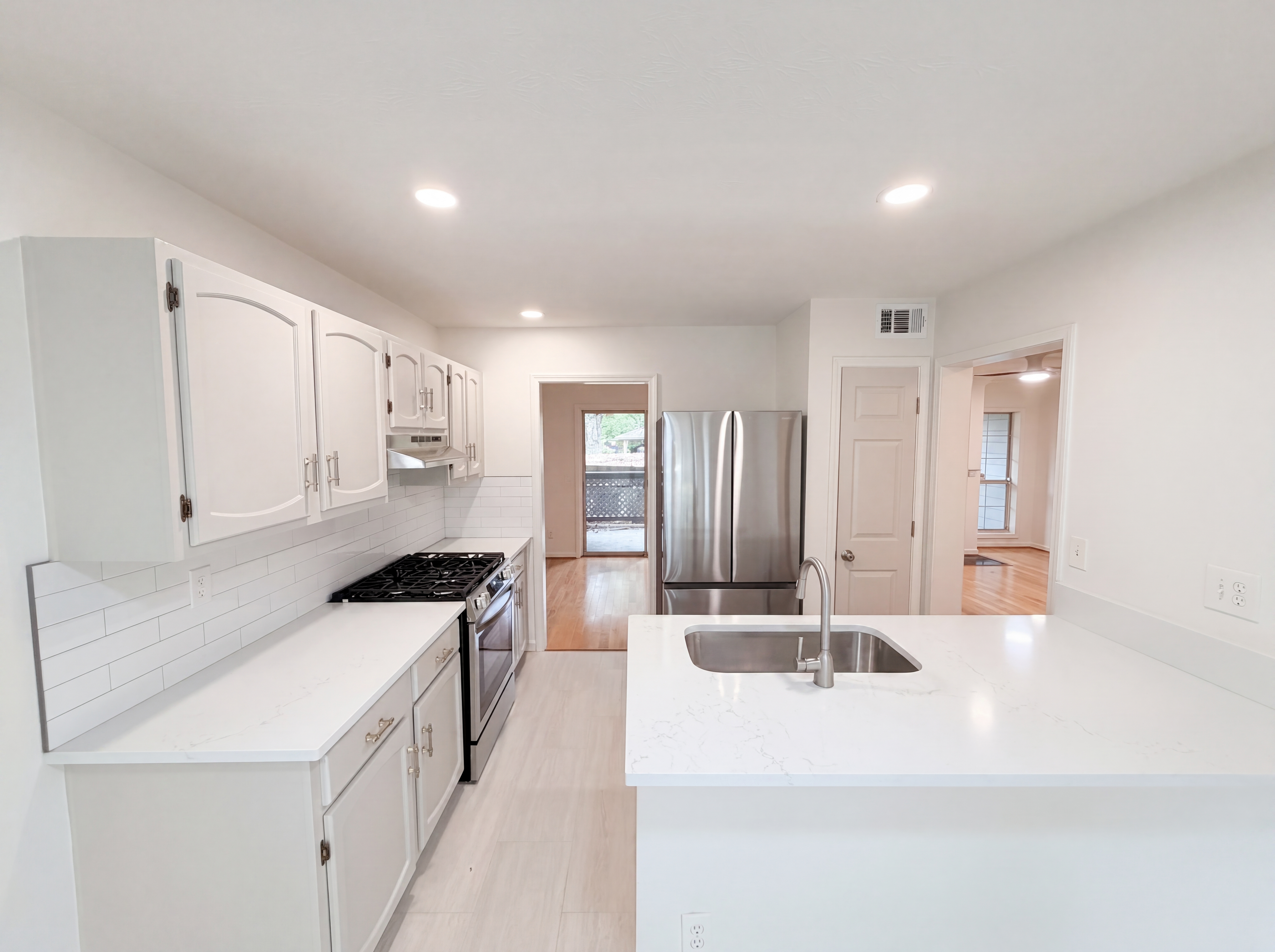 Photo 2 of 25 of 1128 Weatherstone Dr NE, Atlanta, GA