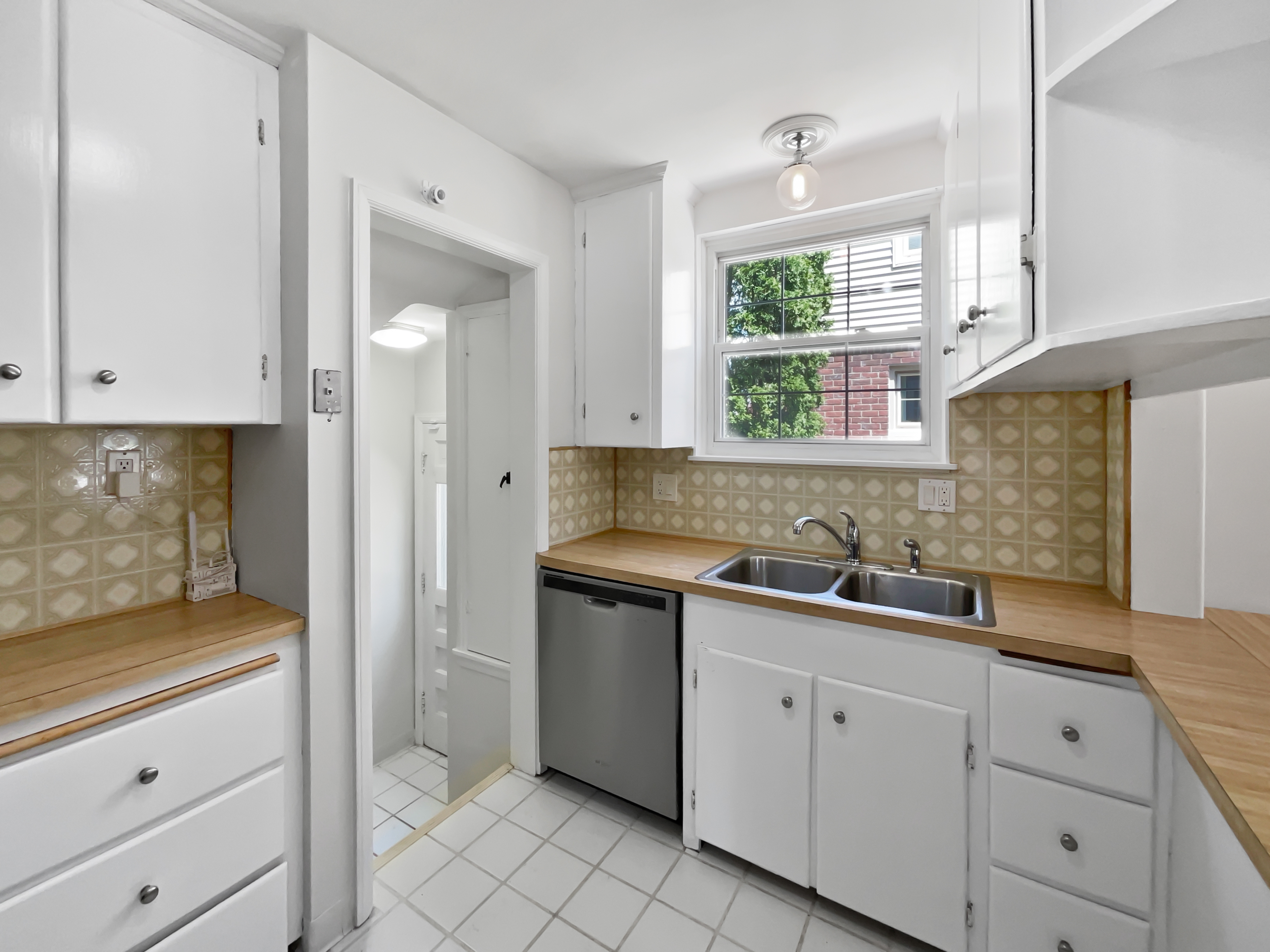 Photo 6 of 23 of 23112 Marlboro St, Dearborn, MI