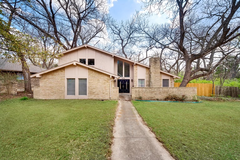 Photo 31 of 32 - 4606 Ashbrook Rd, Dallas, TX 75227