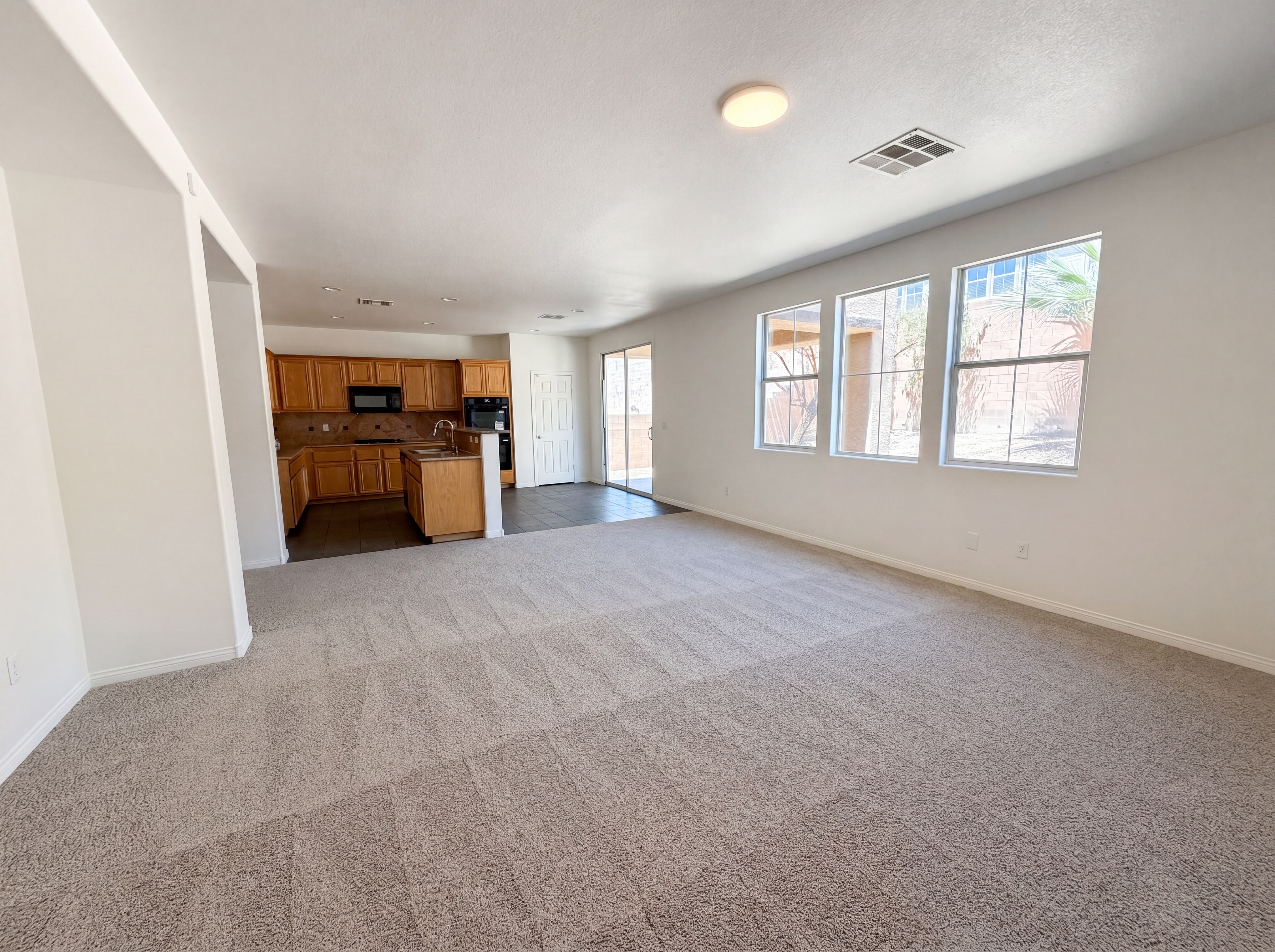 Photo 18 of 44 of 3216 Bonassola Ave, North Las Vegas, NV