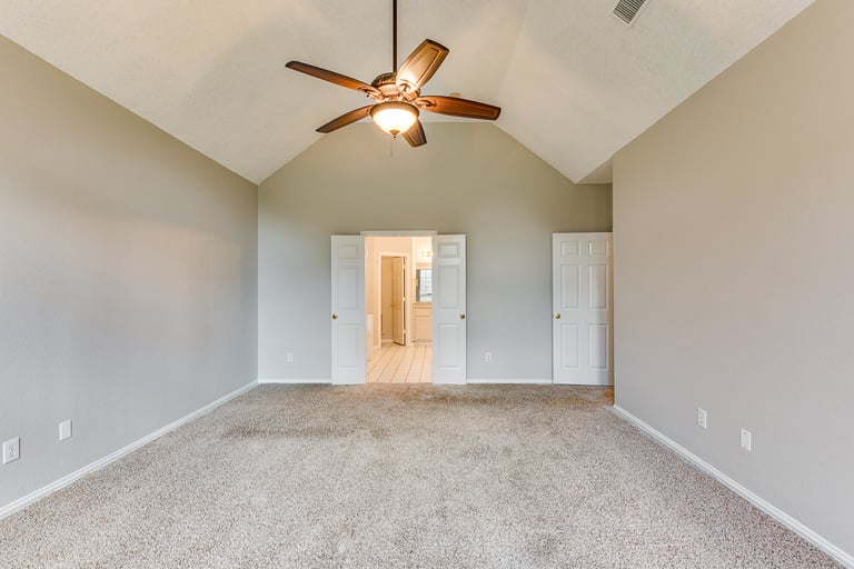 Photo 22 of 38 - 404 Pecan Hollow Dr, Coppell, TX 75019