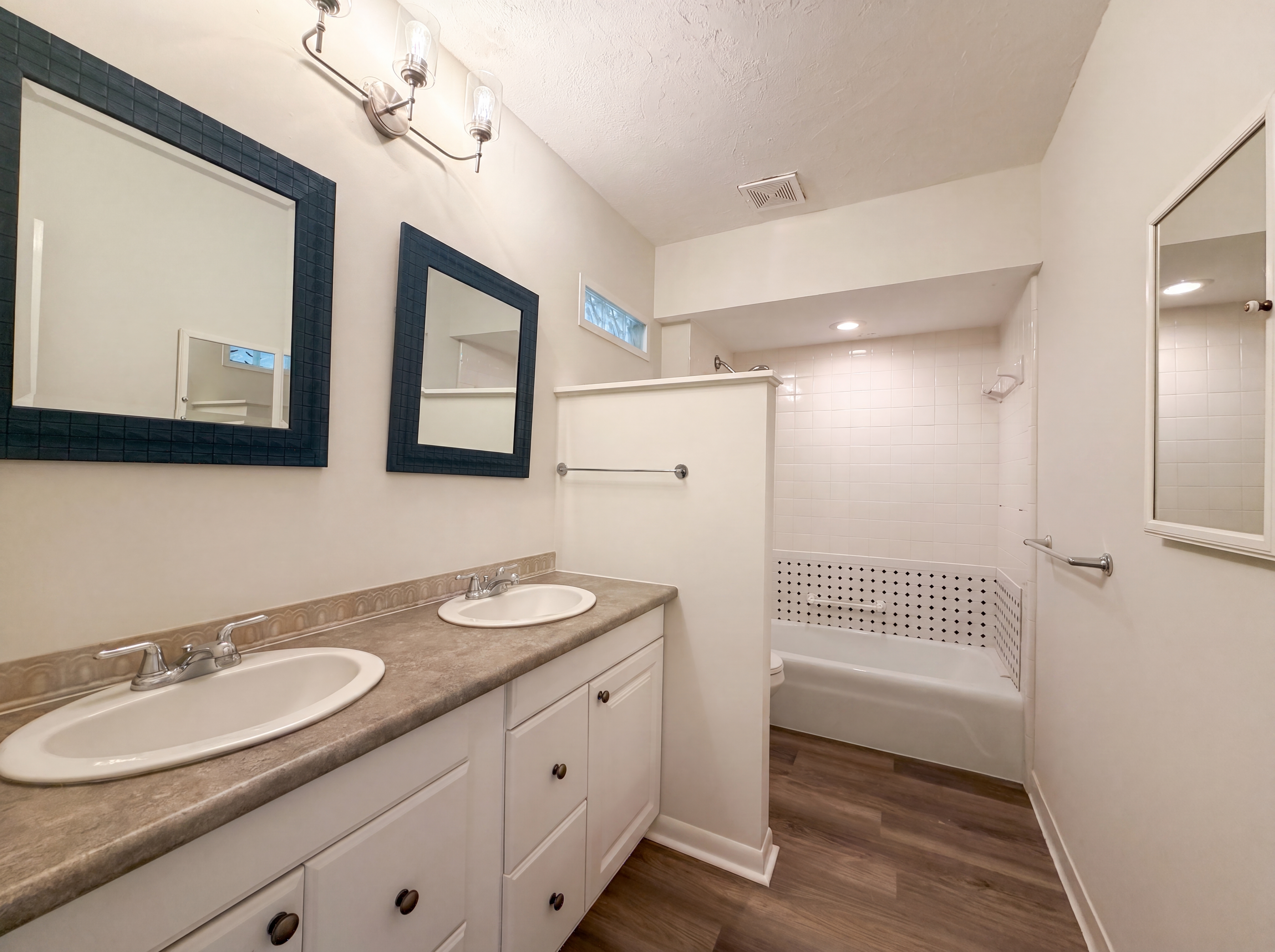 Photo 21 of 29 of 4412 Travelers Rd, Jacksonville, FL