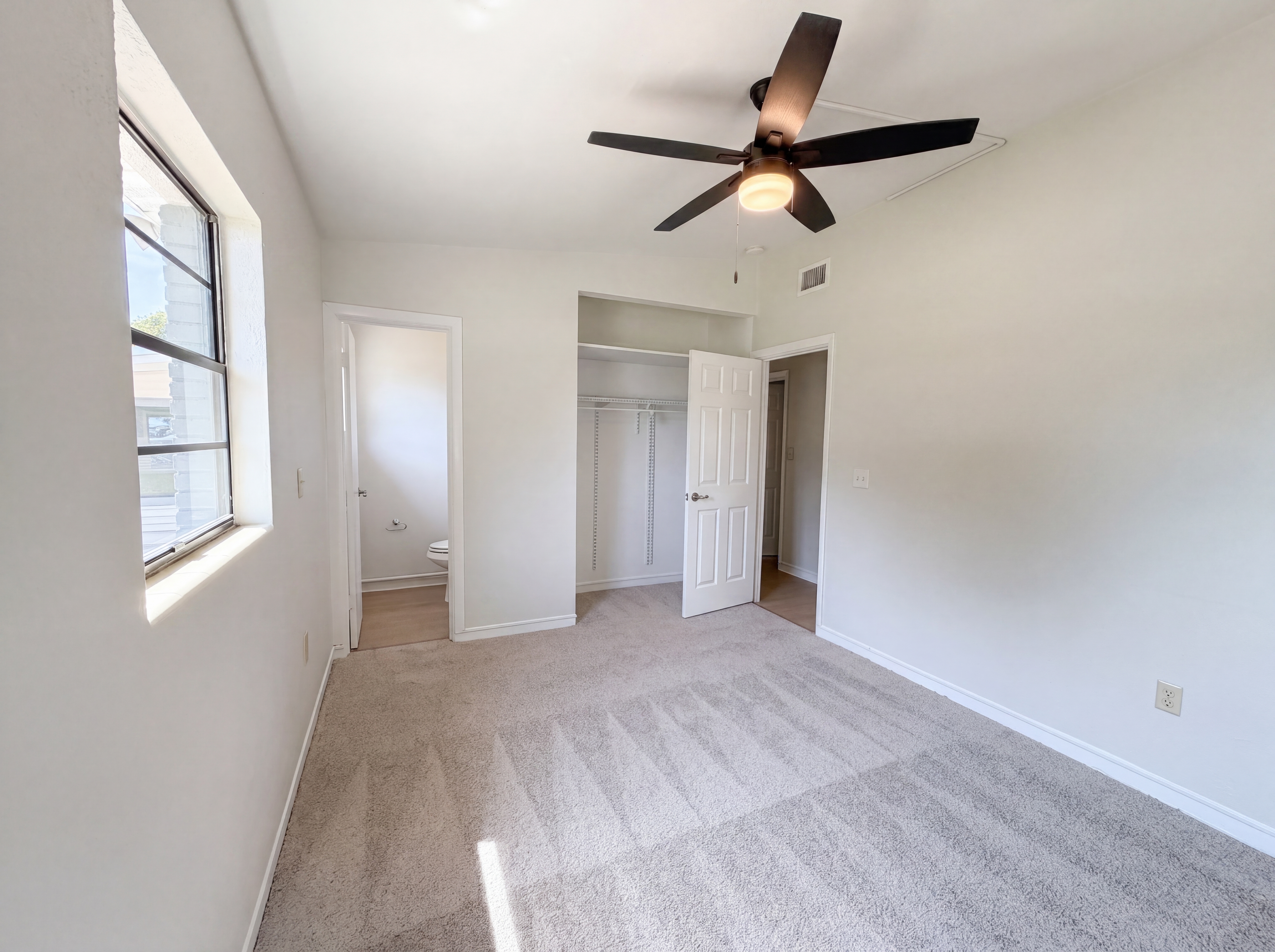 Photo 14 of 20 of 4616 Robbins Ave, Orlando, FL