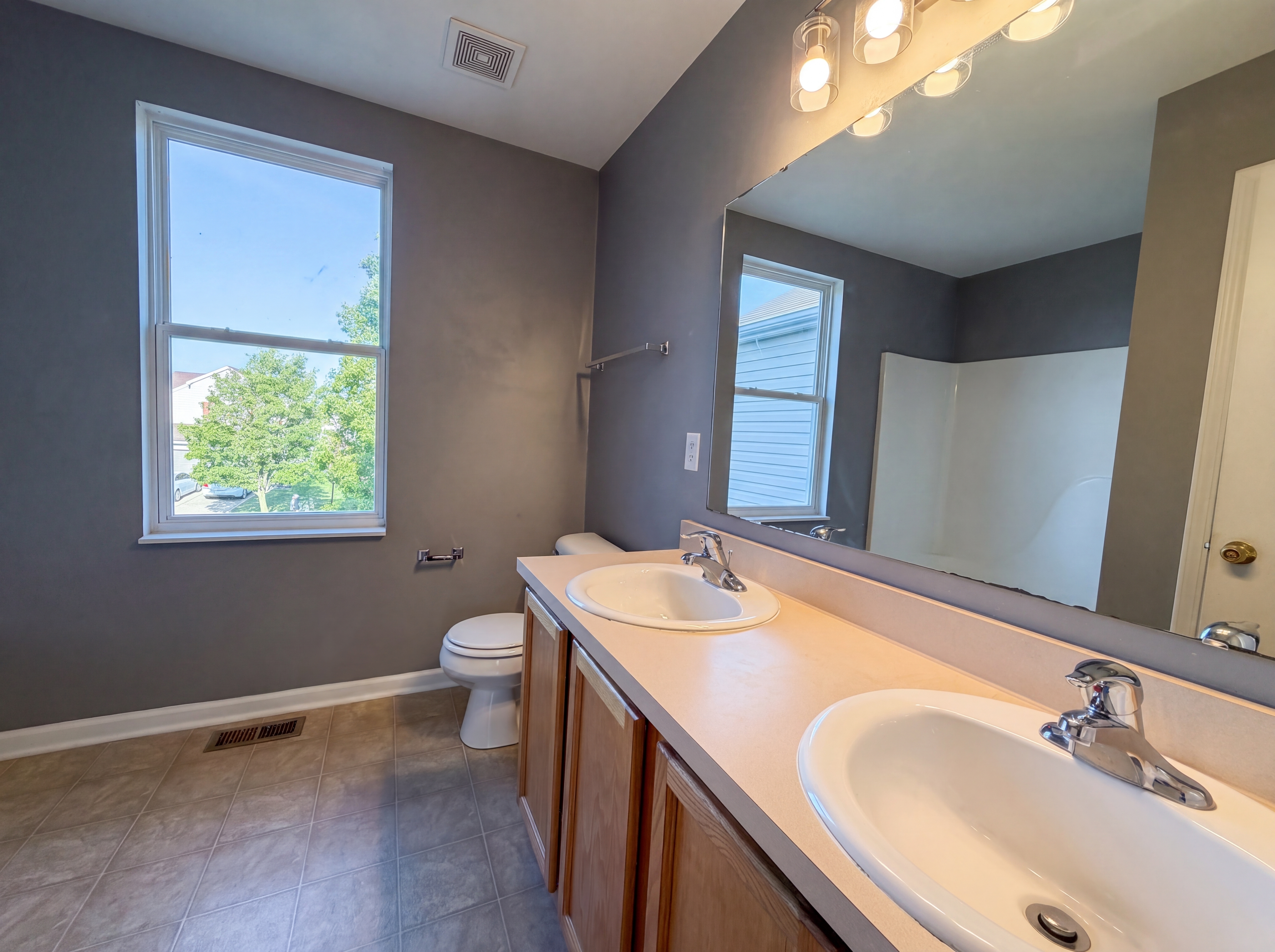 Photo 13 of 18 of 233 White Lick Dr, Indianapolis, IN