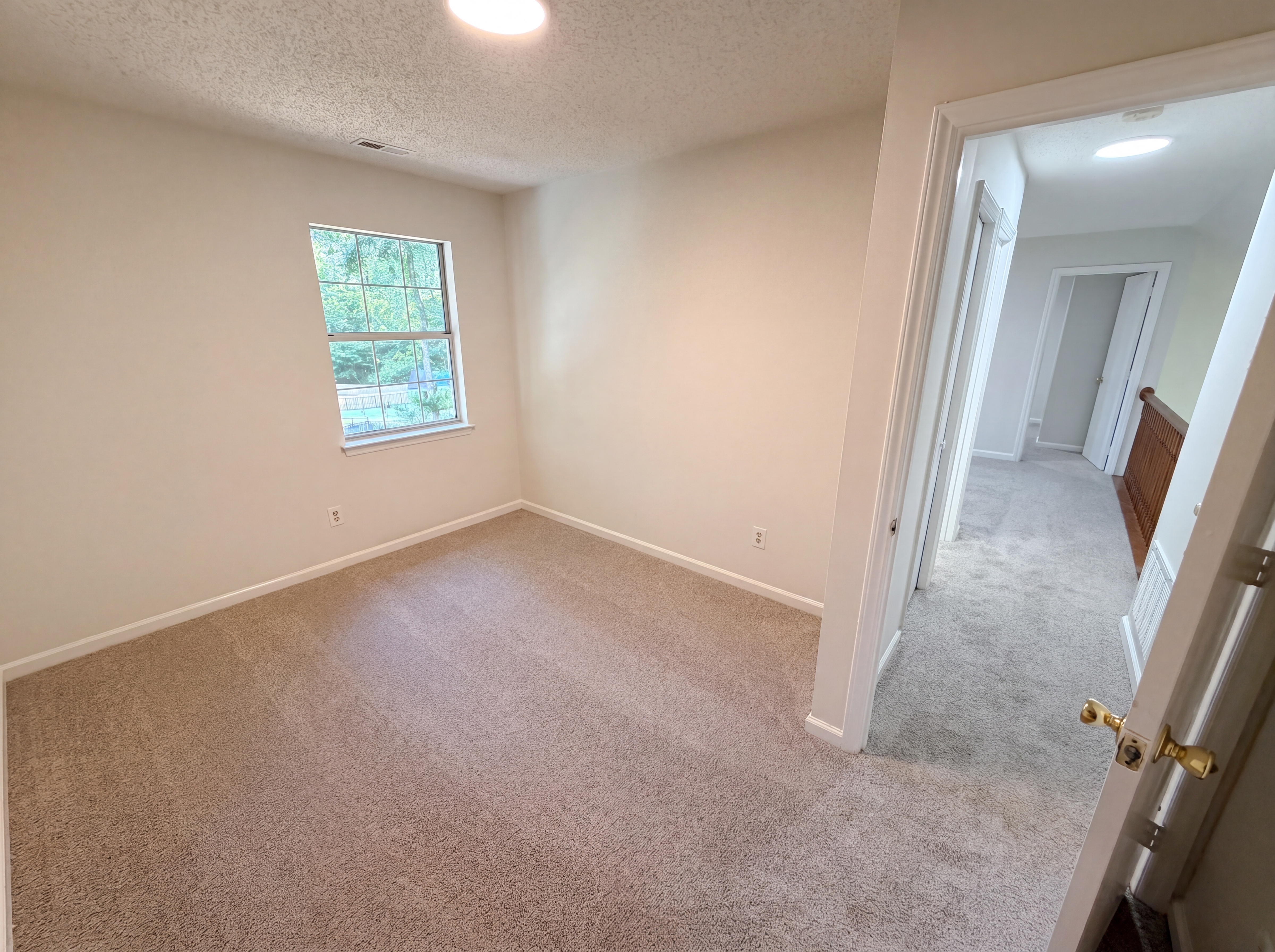 Photo 14 of 24 of 4720 Topsail Ct, Charlotte, NC