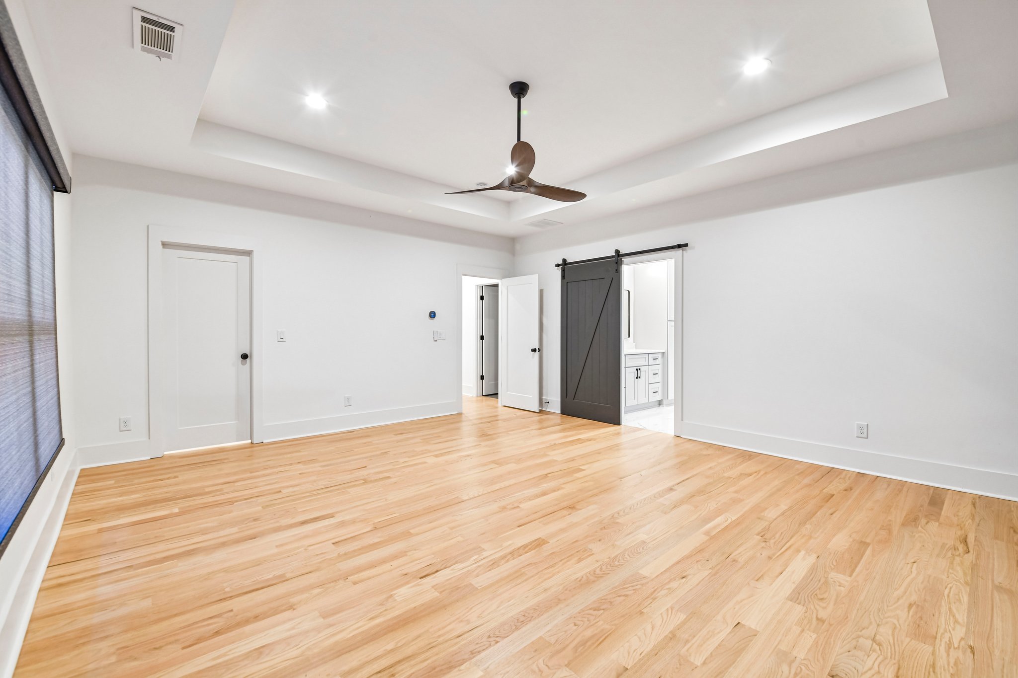 Photo 12 of 30 of 2073 Candler Road SE, Atlanta, GA