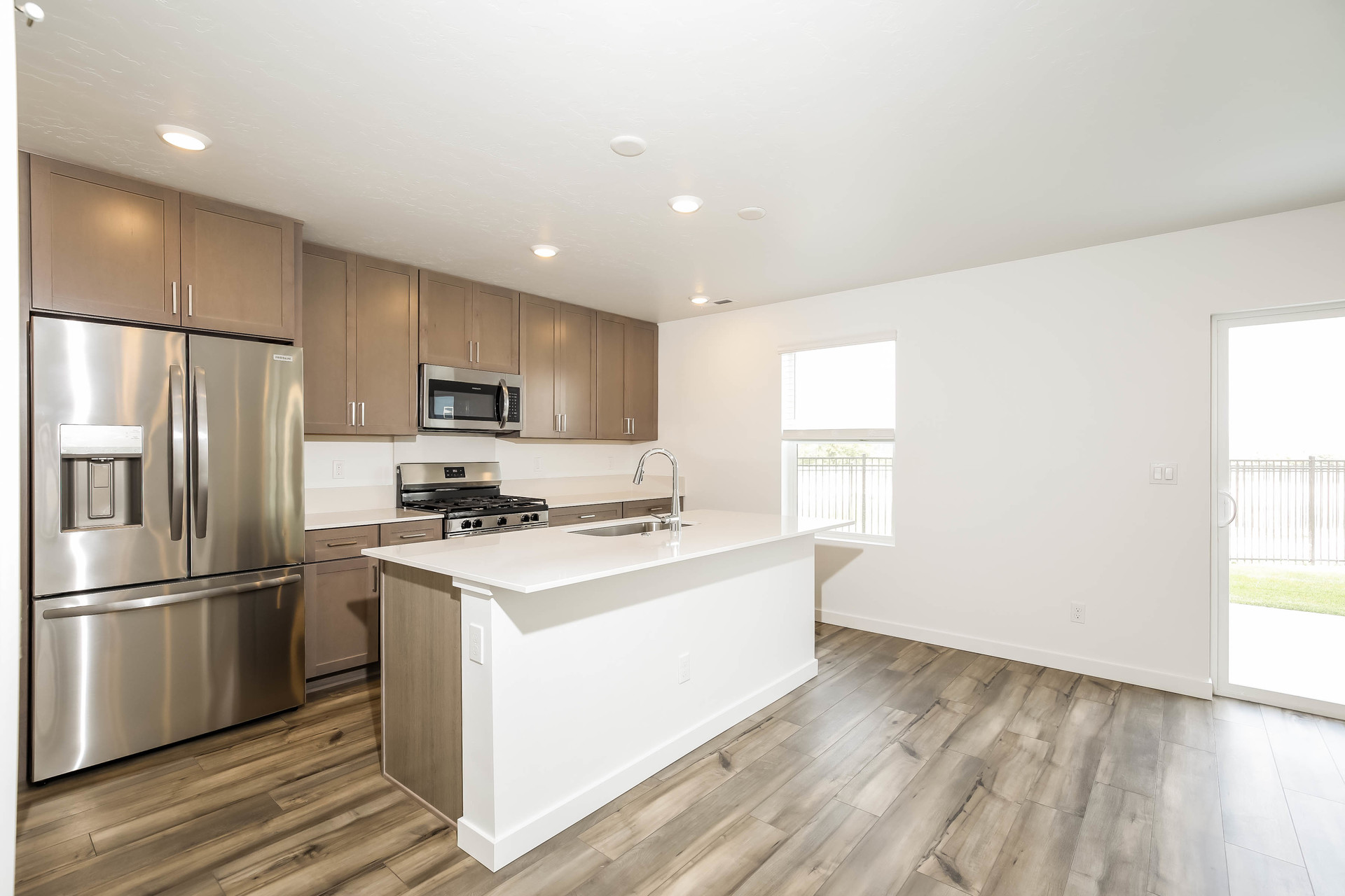 Photo 6 of 20 of 1918 E Springloyd St, Meridian, ID