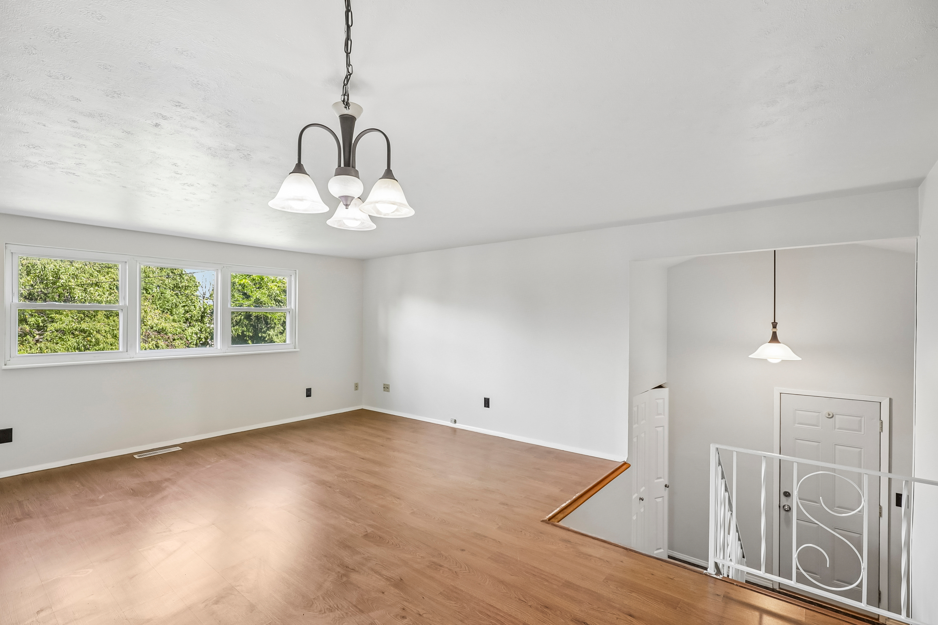 Photo 6 of 39 of 6423 Luton Ct, Dayton, OH
