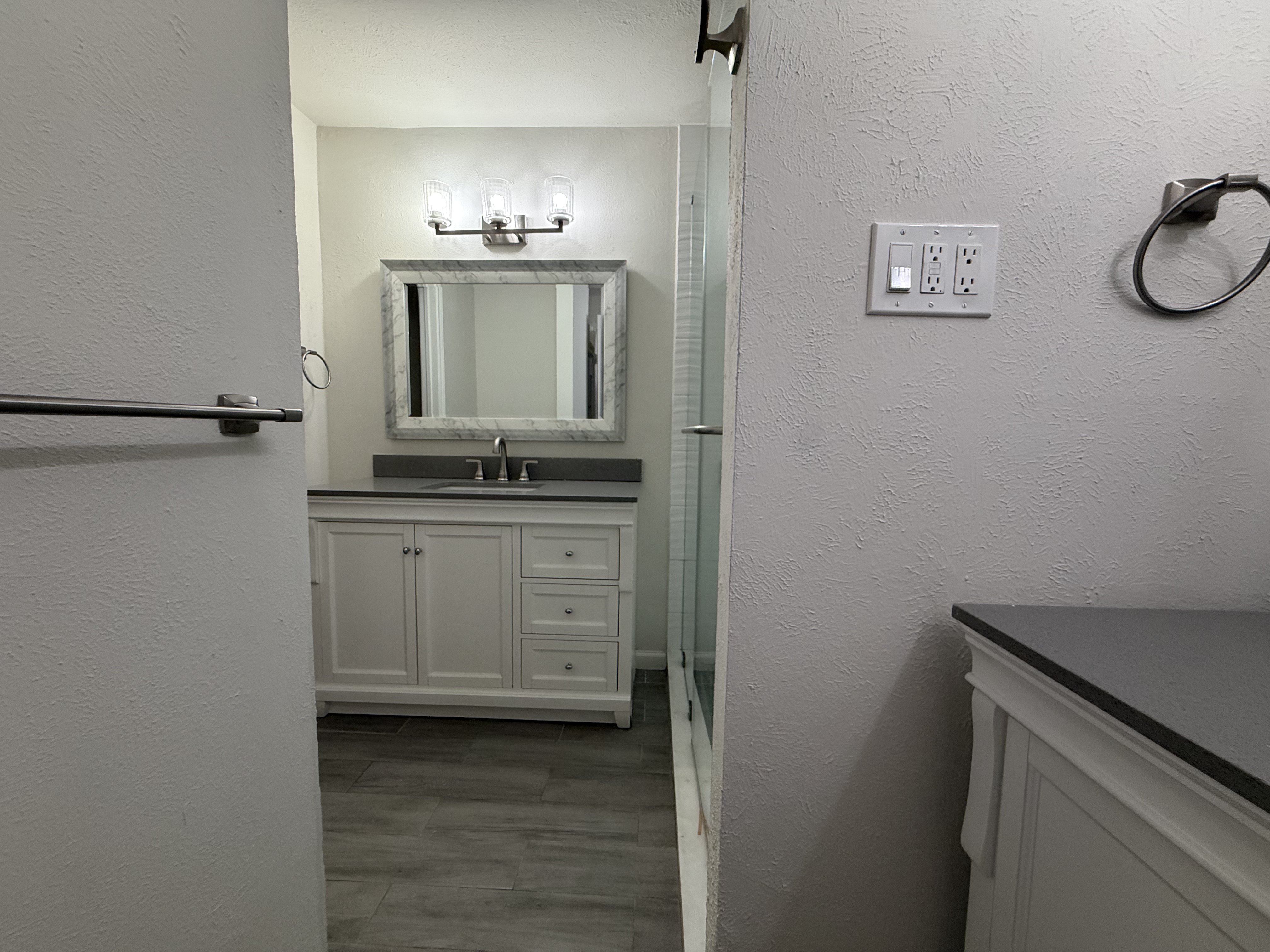 Photo 18 of 27 of 3411 Halifax Dr, Arlington, TX
