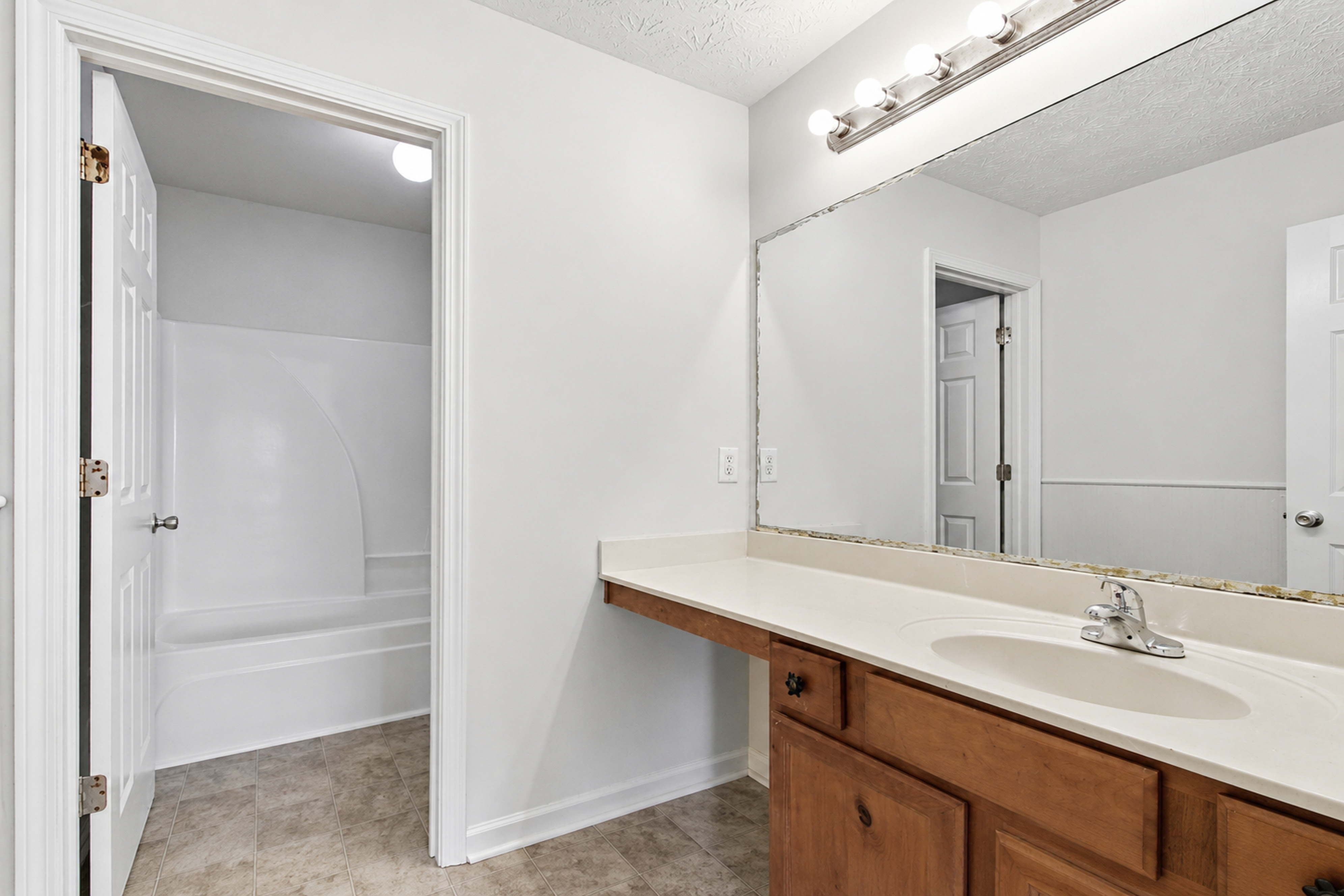 Photo 32 of 41 of 225 Avonlea Dr, Covington, GA
