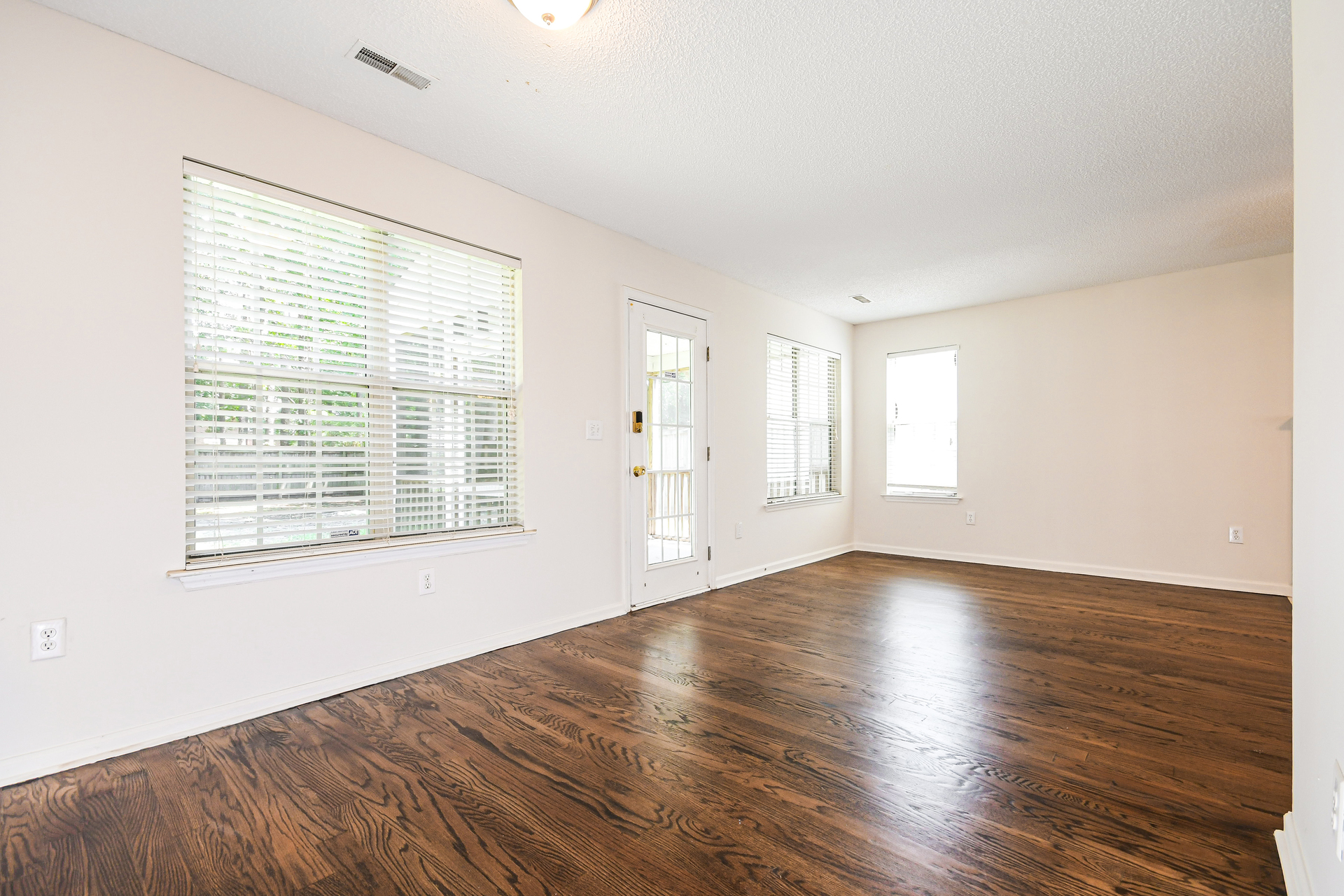 Photo 18 of 21 of 8612 Coppergrove Dr, North Charleston, SC