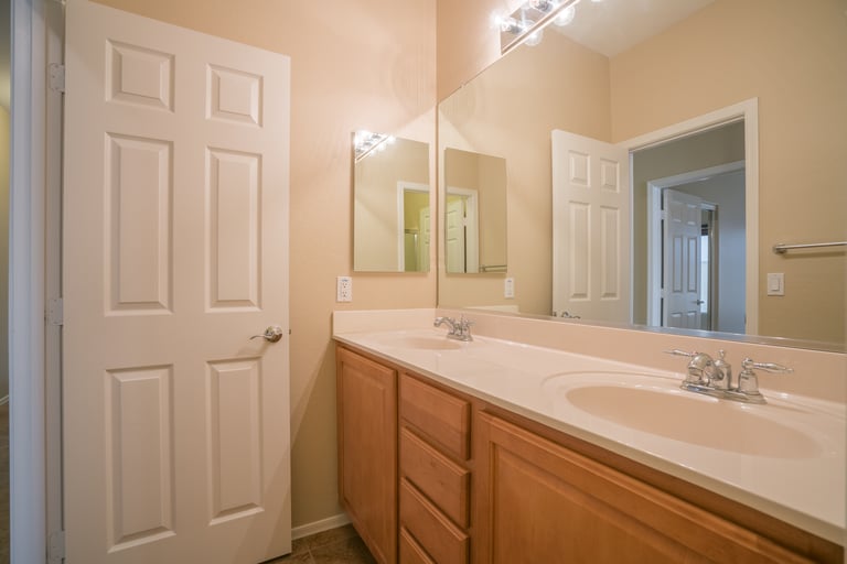 Photo 25 of 32 - 14262 W Gelding Dr, Surprise, AZ 85379