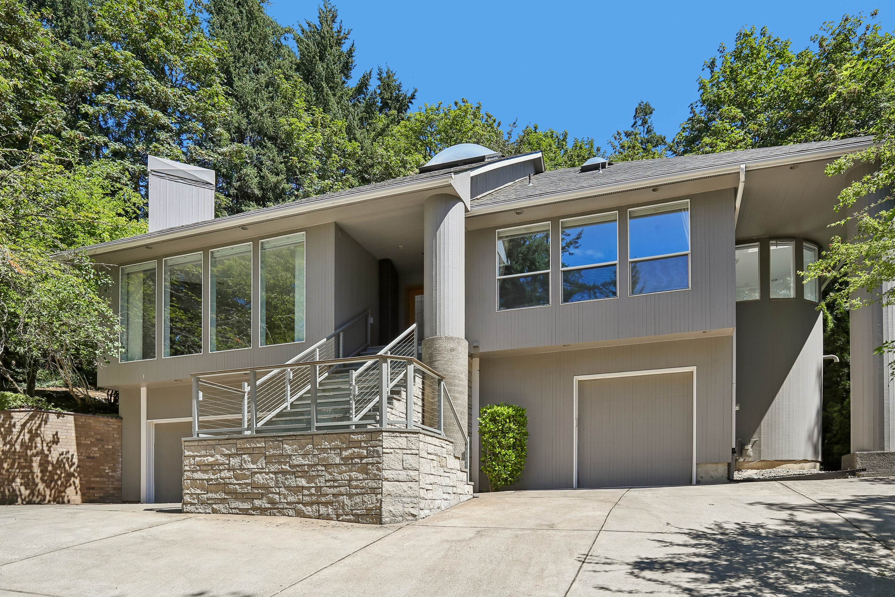 Photo 6 of 35 of 10838 S Southridge Dr, Portland, OR