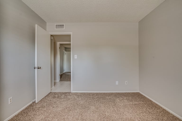 Photo 13 of 30 - 2922 E Sierra St, Phoenix, AZ 85028