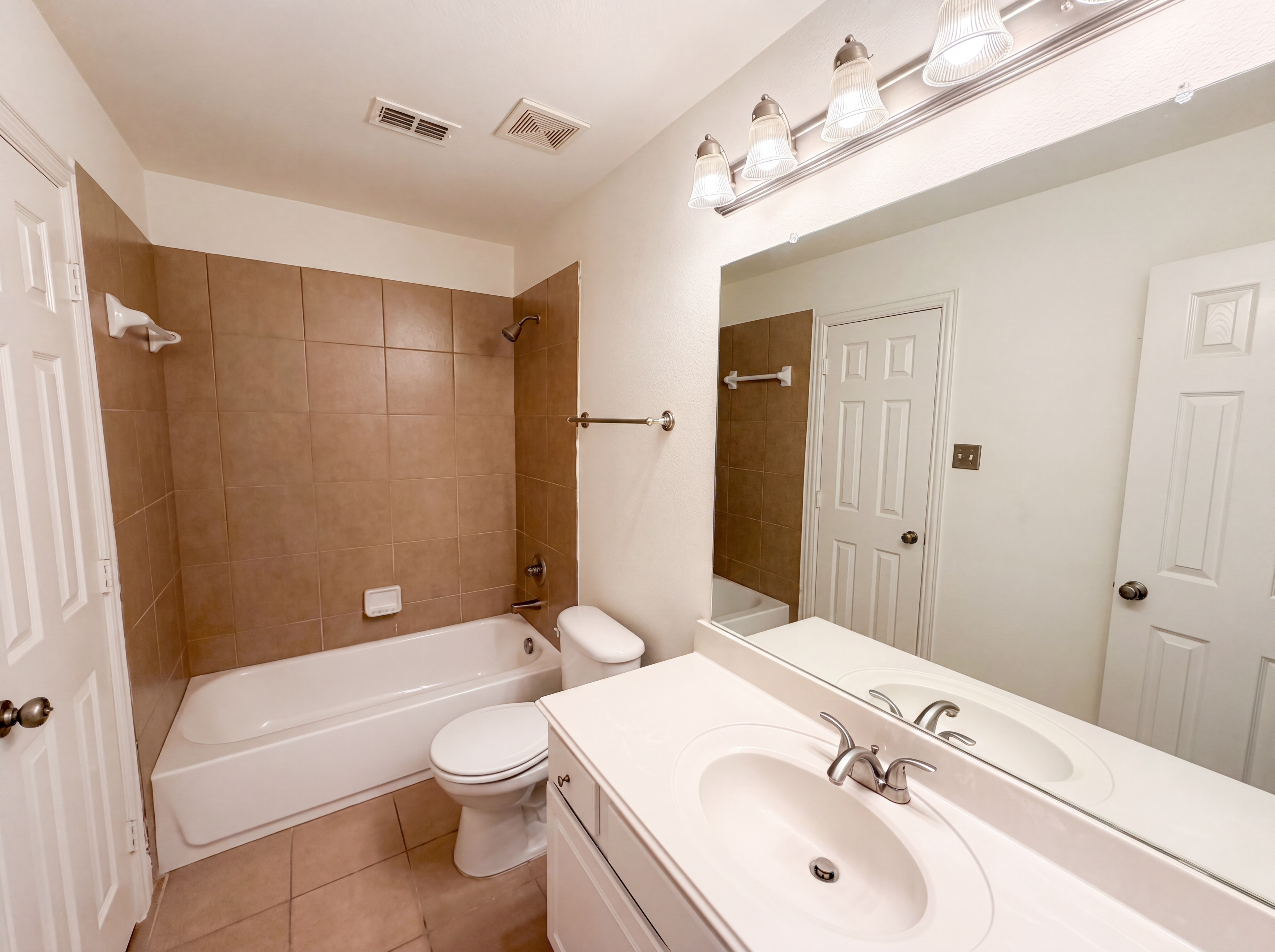 Photo 19 of 22 of 2446 Chesterfield Rd, Garland, TX