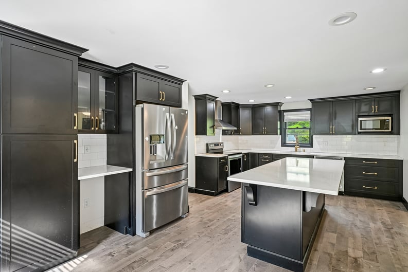 Property photo 2 of 6 Susan Cir