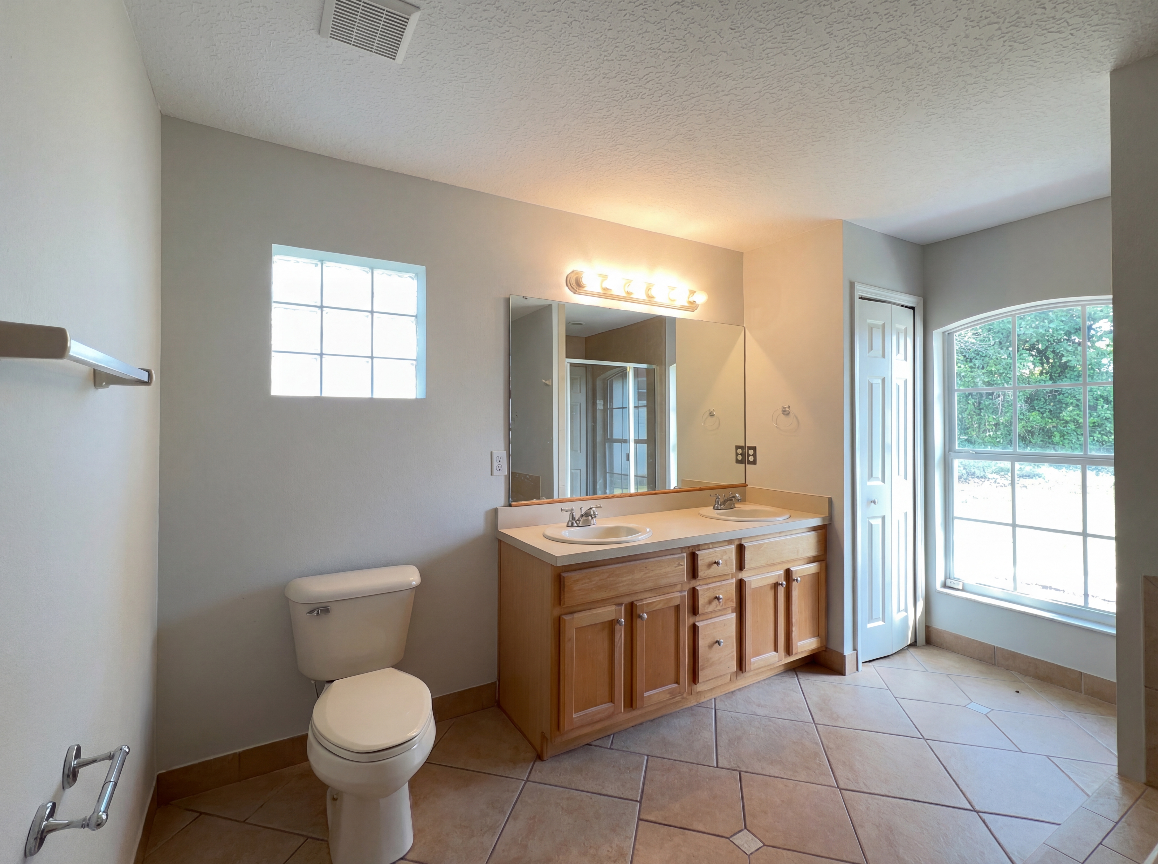 Photo 16 of 20 of 1301 Star Ct, Deltona, FL