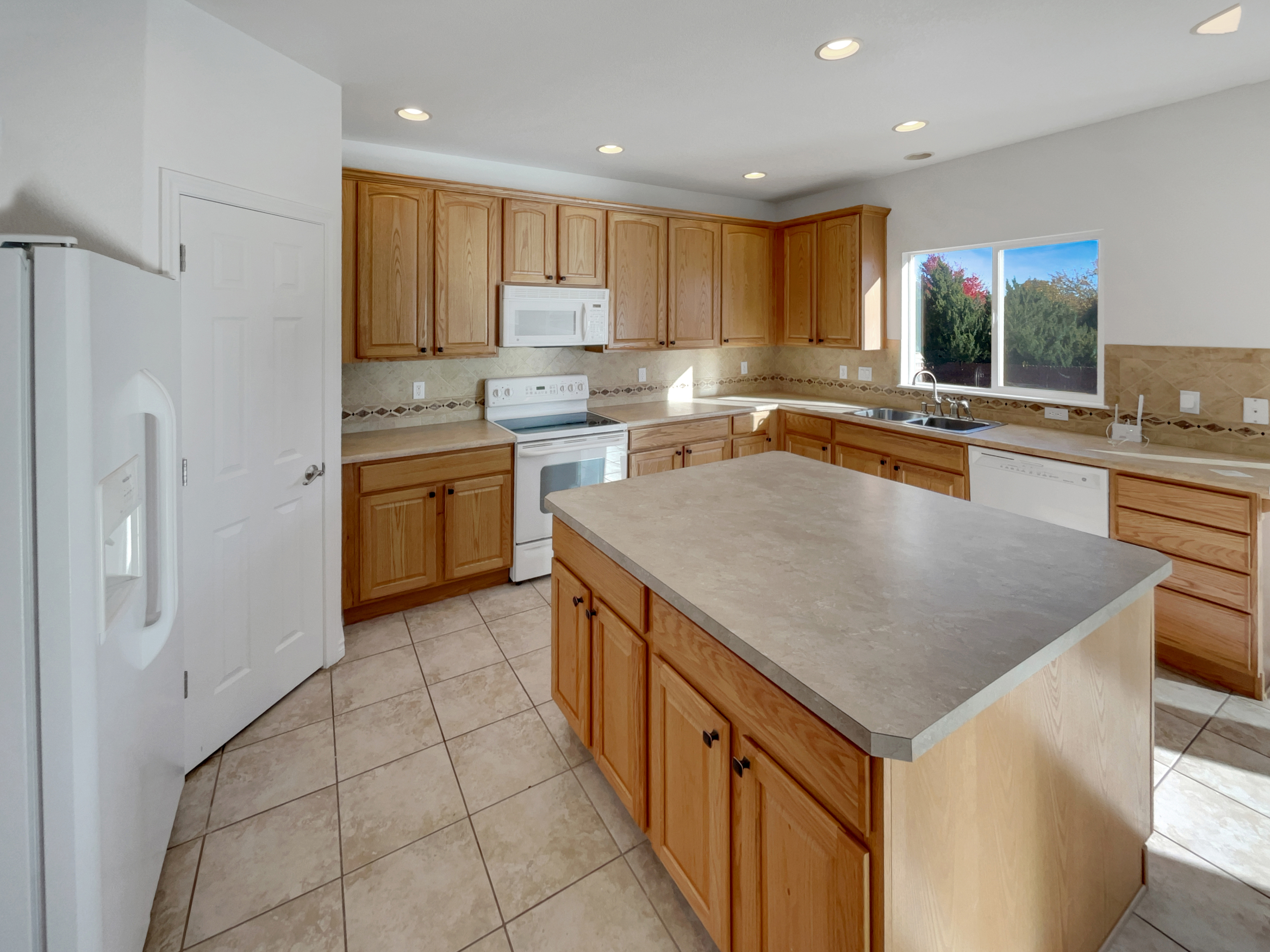 Photo 10 of 30 of 4669 Desert Varnish Dr, Colorado Springs, CO