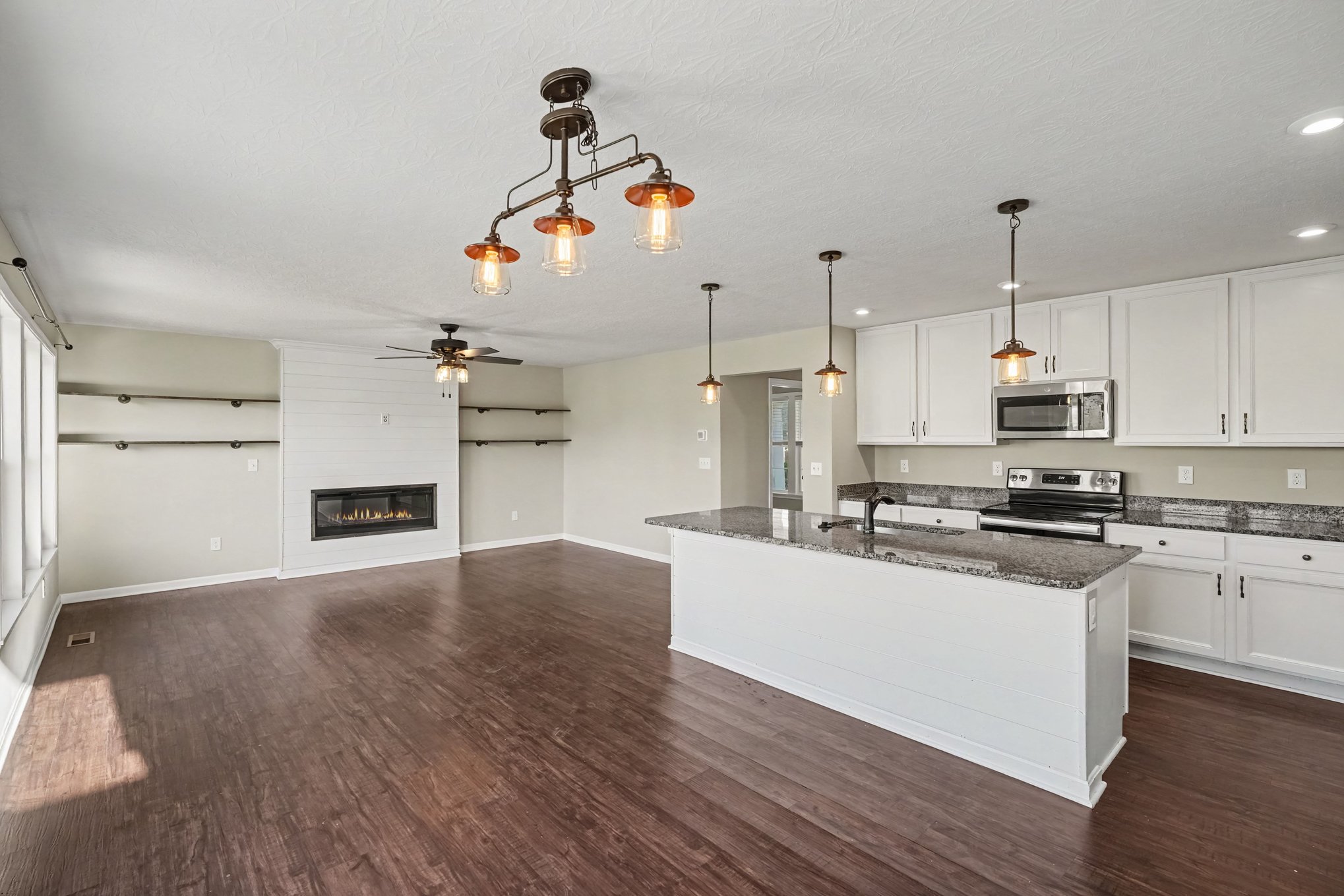 Photo 6 of 17 of 2115 Gray Ct, Hebron, KY