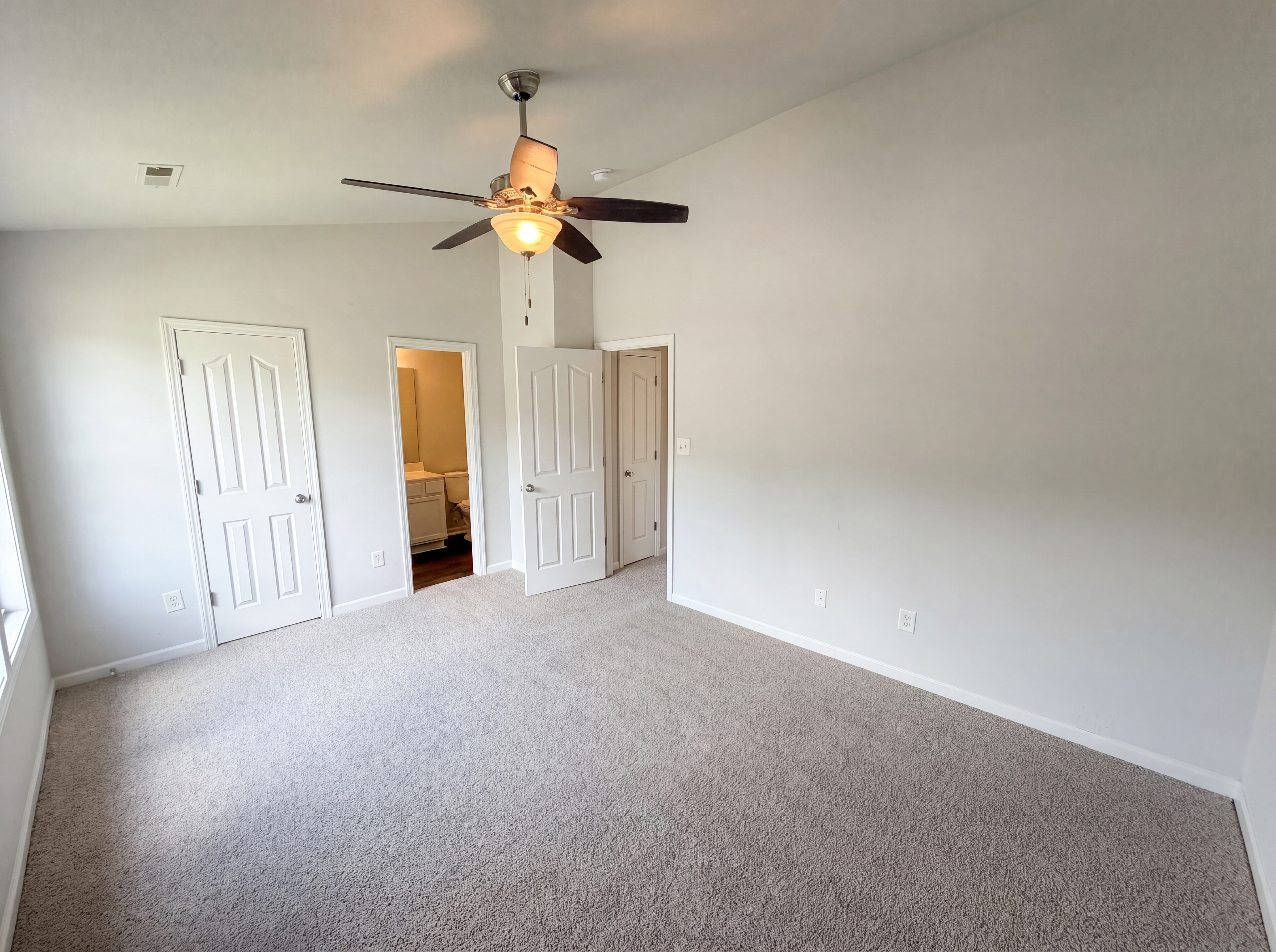 Photo 4 of 21 of 3831 Mohawk Ct, Charlotte, NC