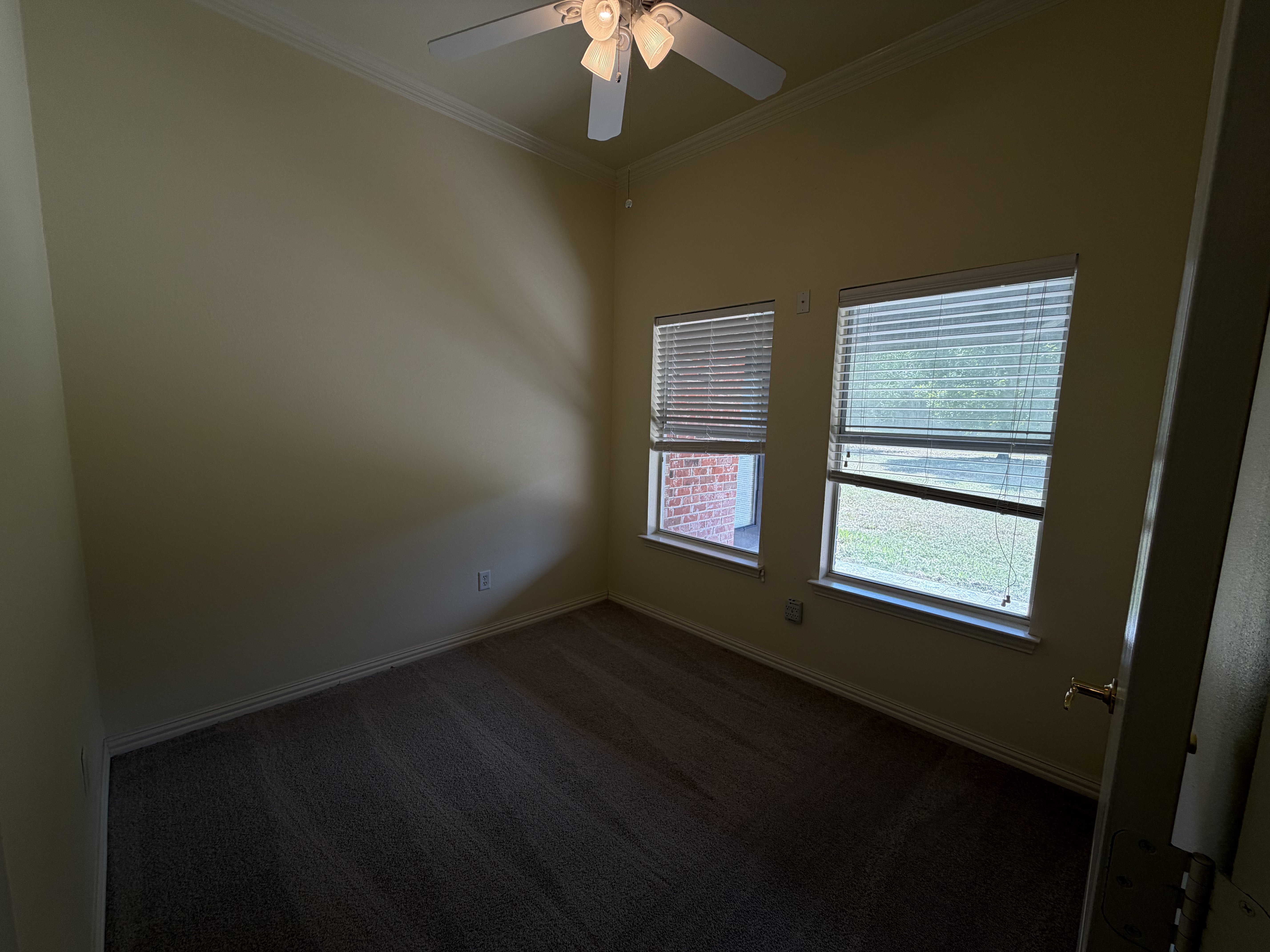 Photo 19 of 22 of 2836 S Lakeview Dr, Cedar Hill, TX