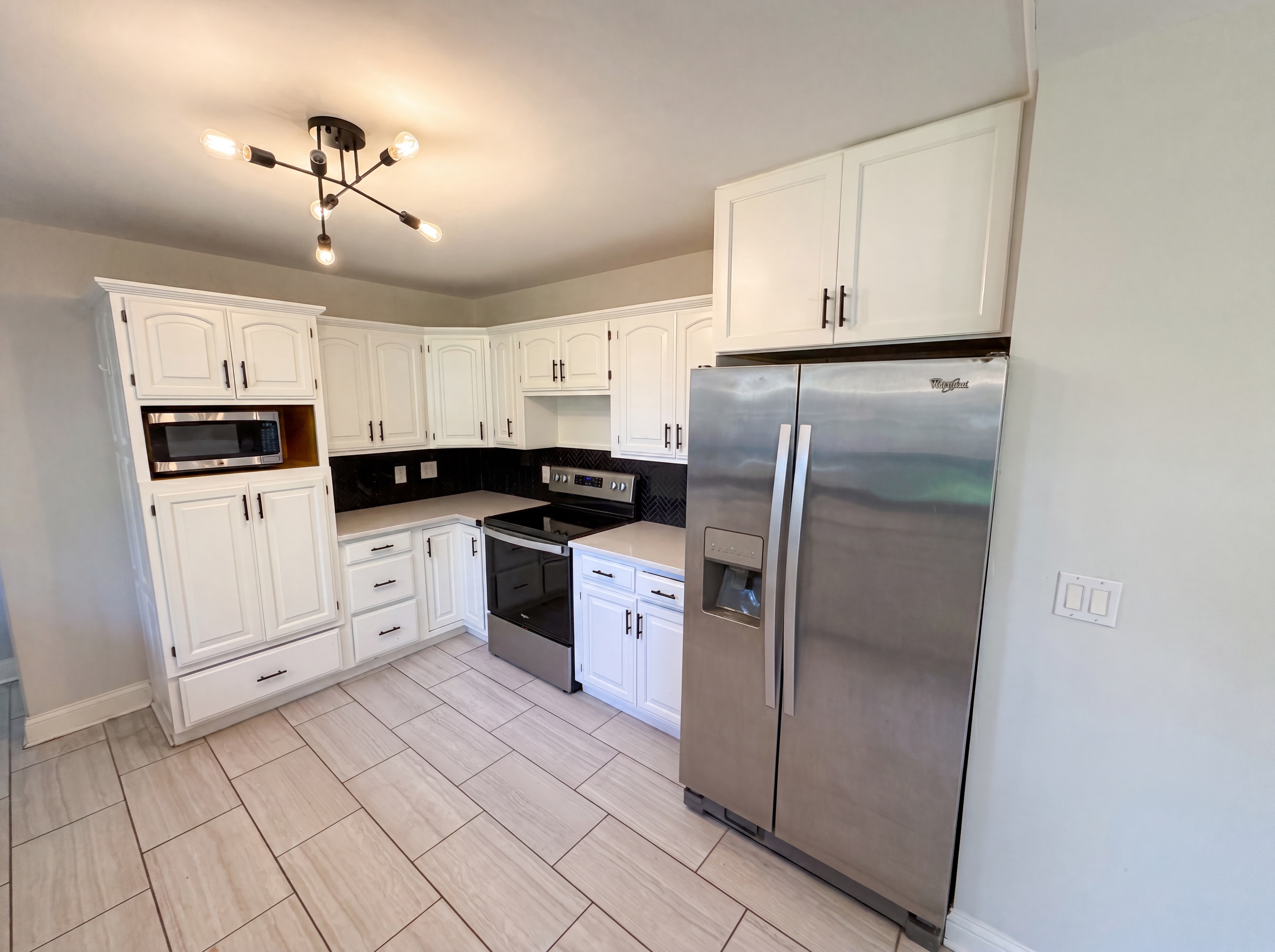 Photo 7 of 17 of 5110 Winston Dr, Indianapolis, IN