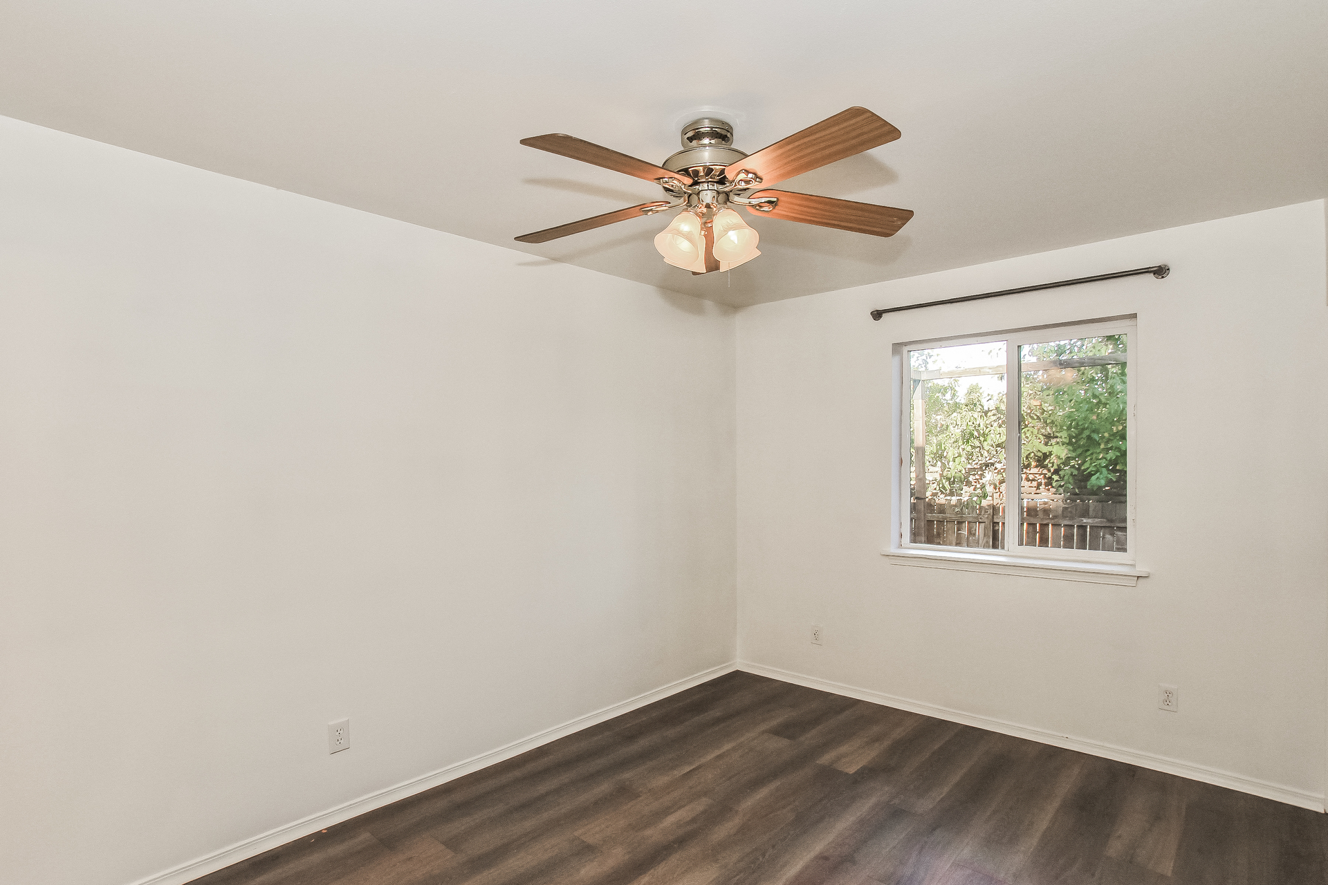 Photo 7 of 21 of 3311 New Hope Cir, Bremerton, WA