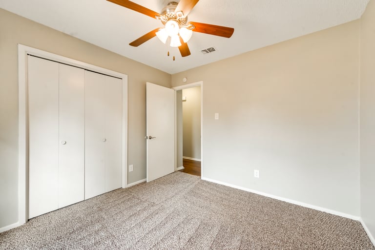 Photo 21 of 23 - 2517 Laredo Ct, Arlington, TX 76015