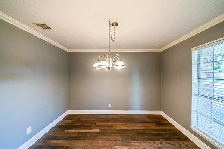 Photo 23 of 27 - 5113 Meadow Crest St, La Porte, TX 77571
