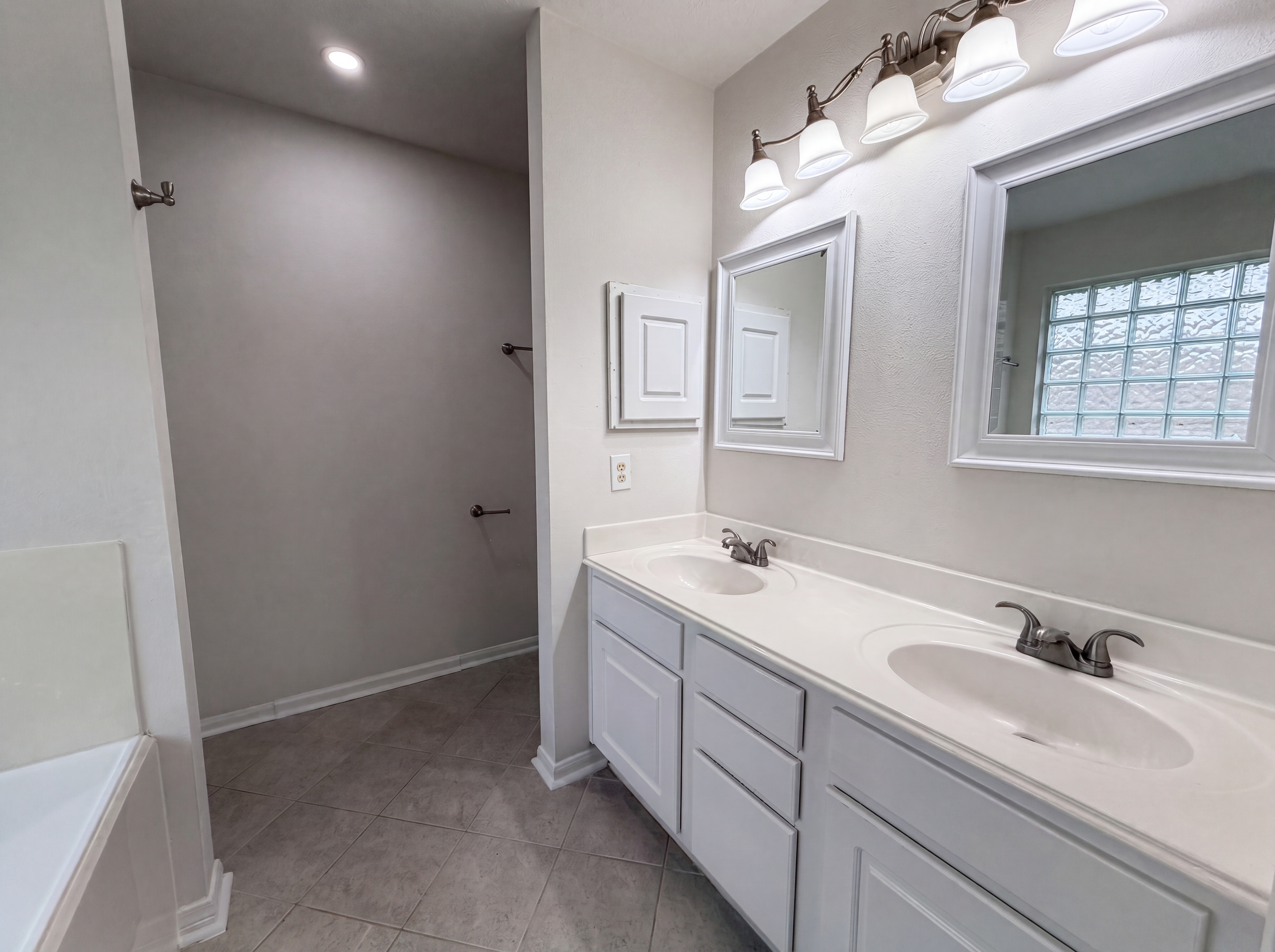 Photo 16 of 21 of 2127 Hannover Way, Spring, TX