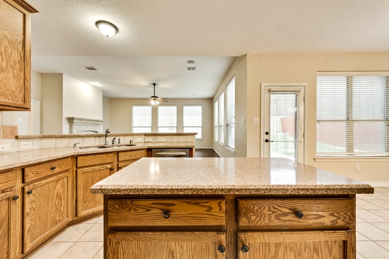 Photo 9 of 25 - 850 Brittany Way, Prosper, TX 75078