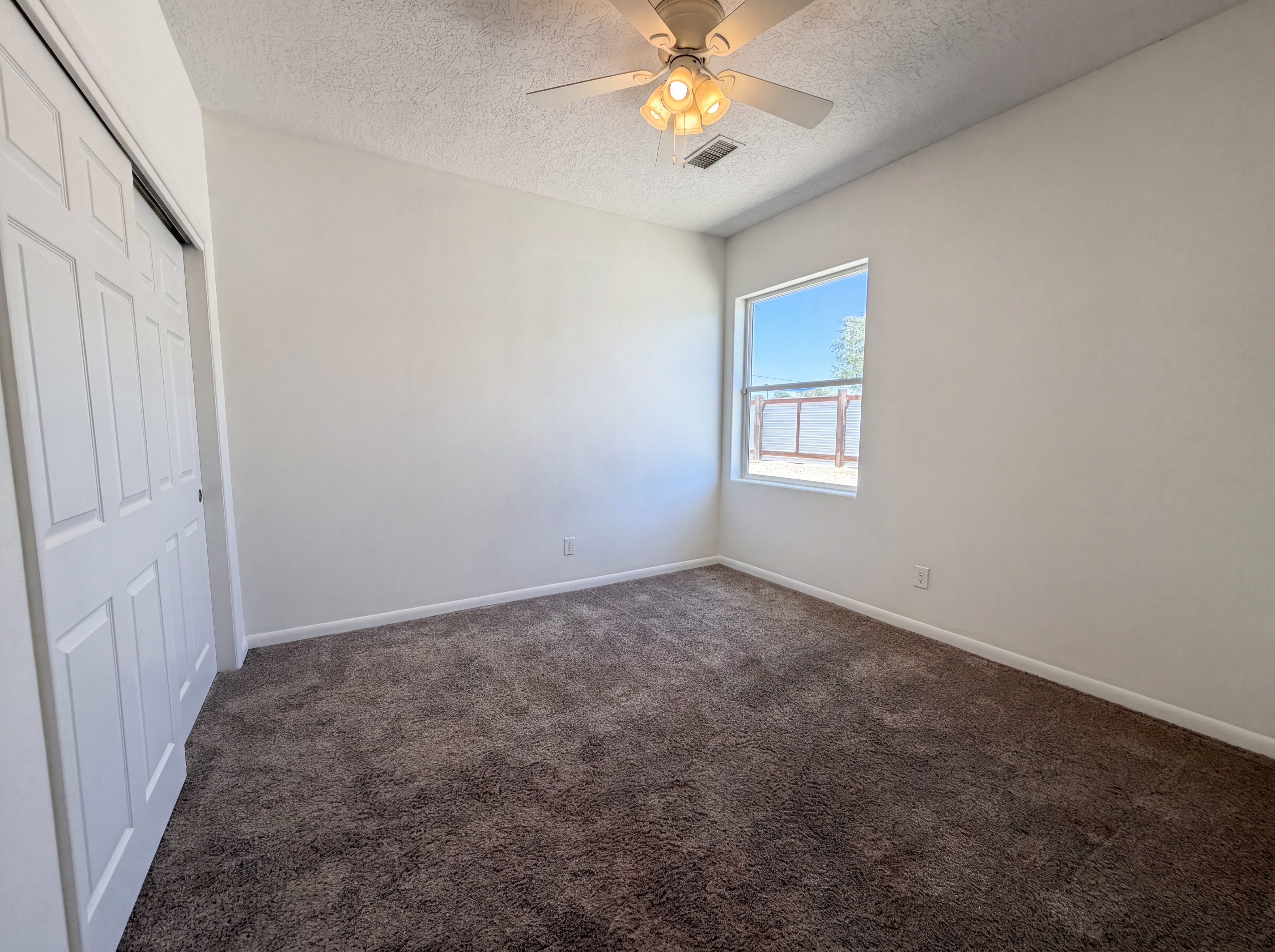 Photo 11 of 21 of 1625 35th St SE, Rio Rancho, NM