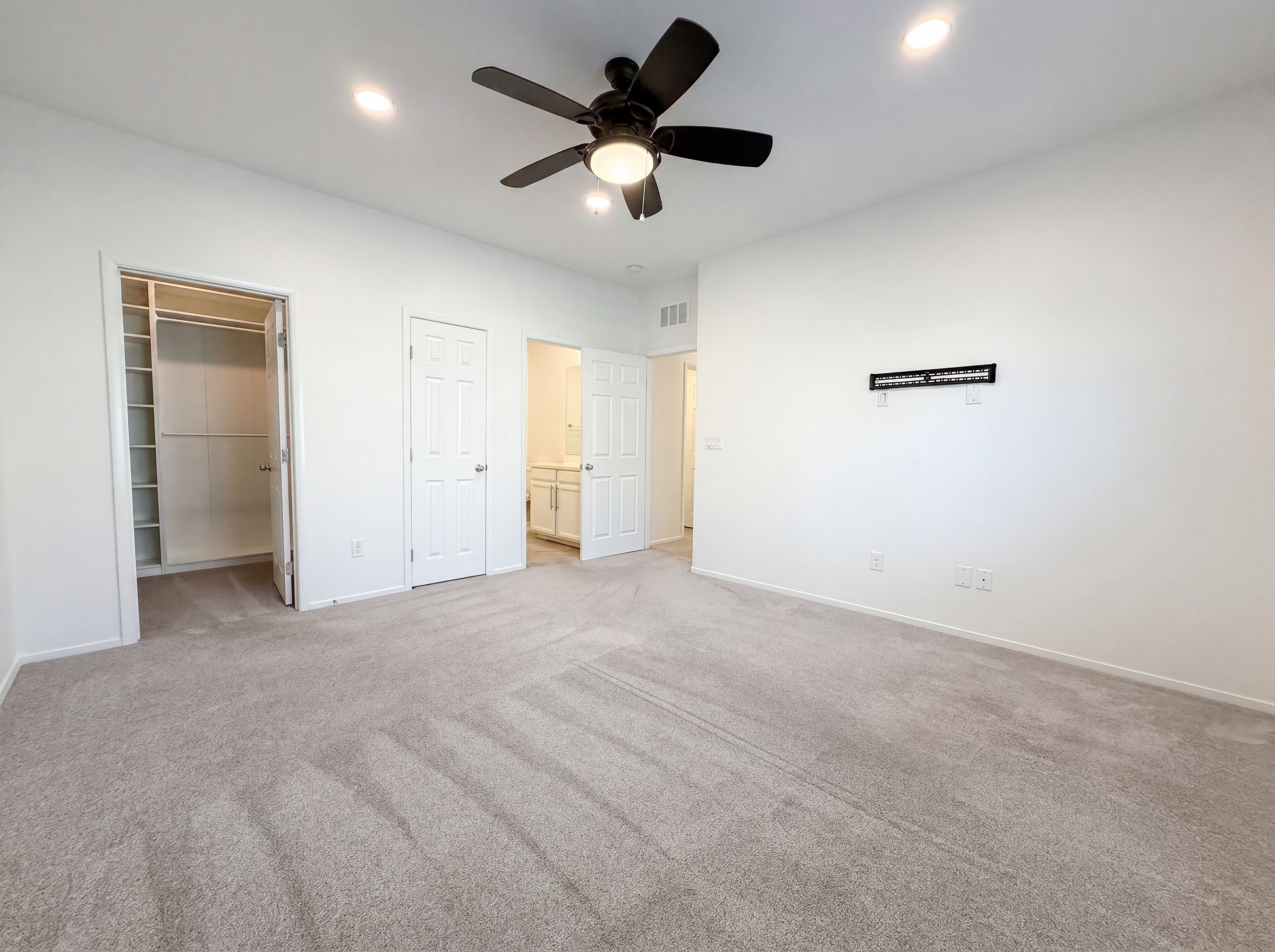 Photo 15 of 19 of 8457 Insignia Ave, Las Vegas, NV