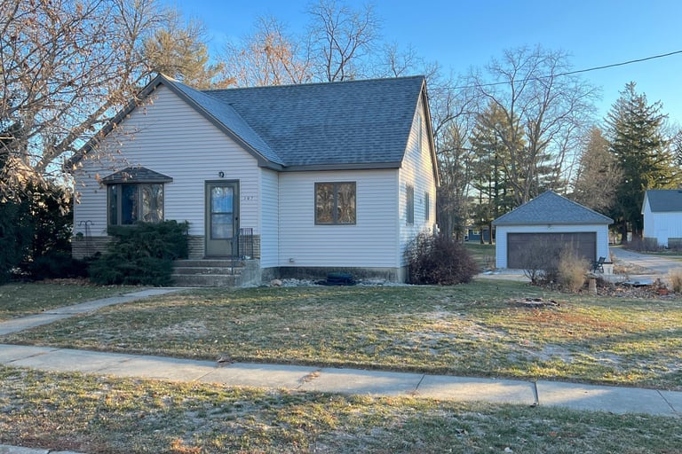 307 Evenson St, Emmons, MN 56029 Opendoor