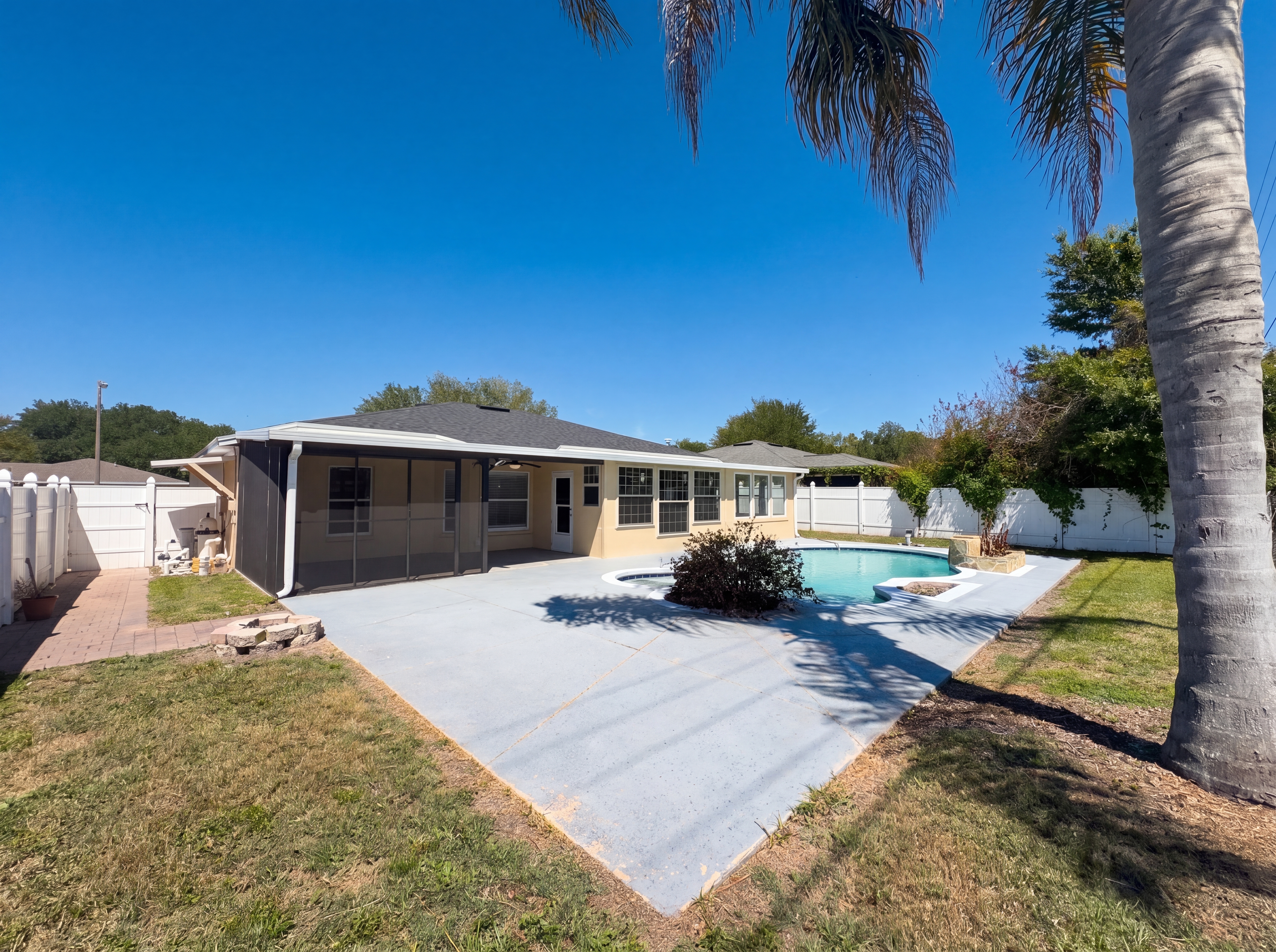 Photo 5 of 22 of 6457 Myrtlewood Dr, Lakeland, FL