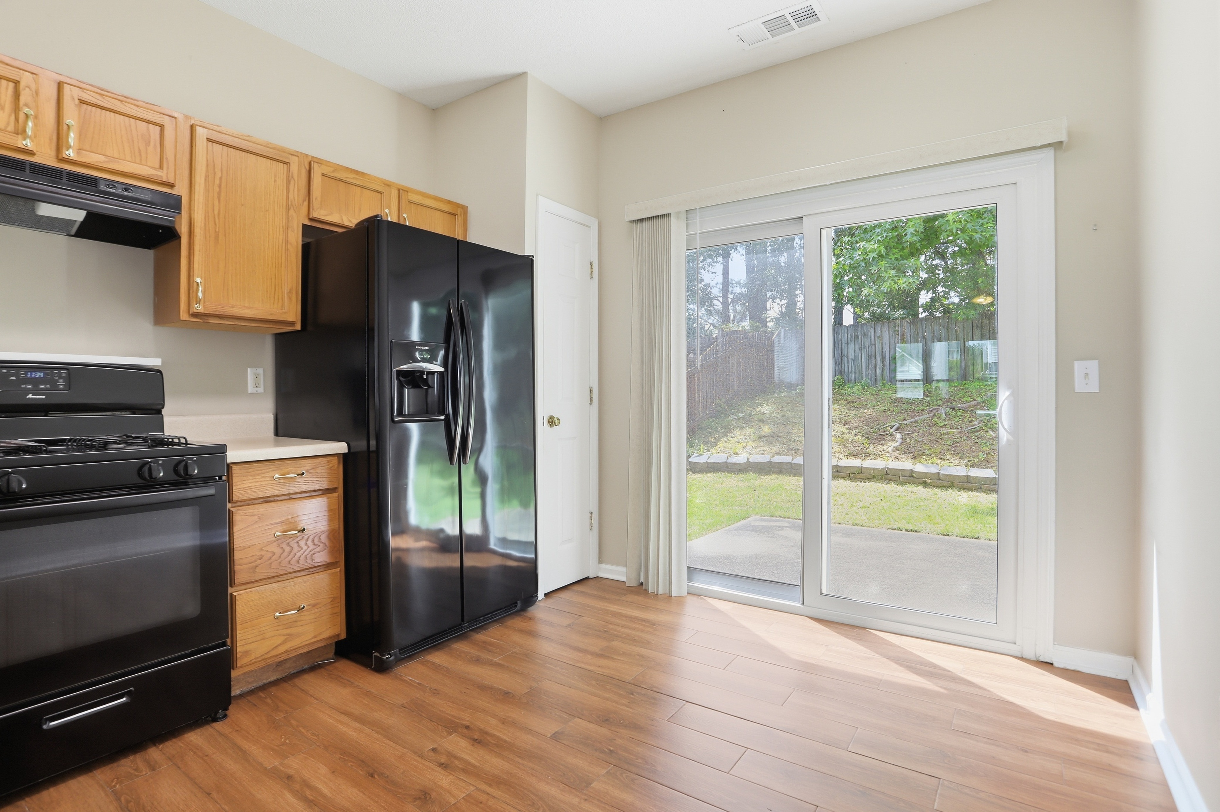 Photo 13 of 30 of 1635 Heyford Cir NW, Kennesaw, GA