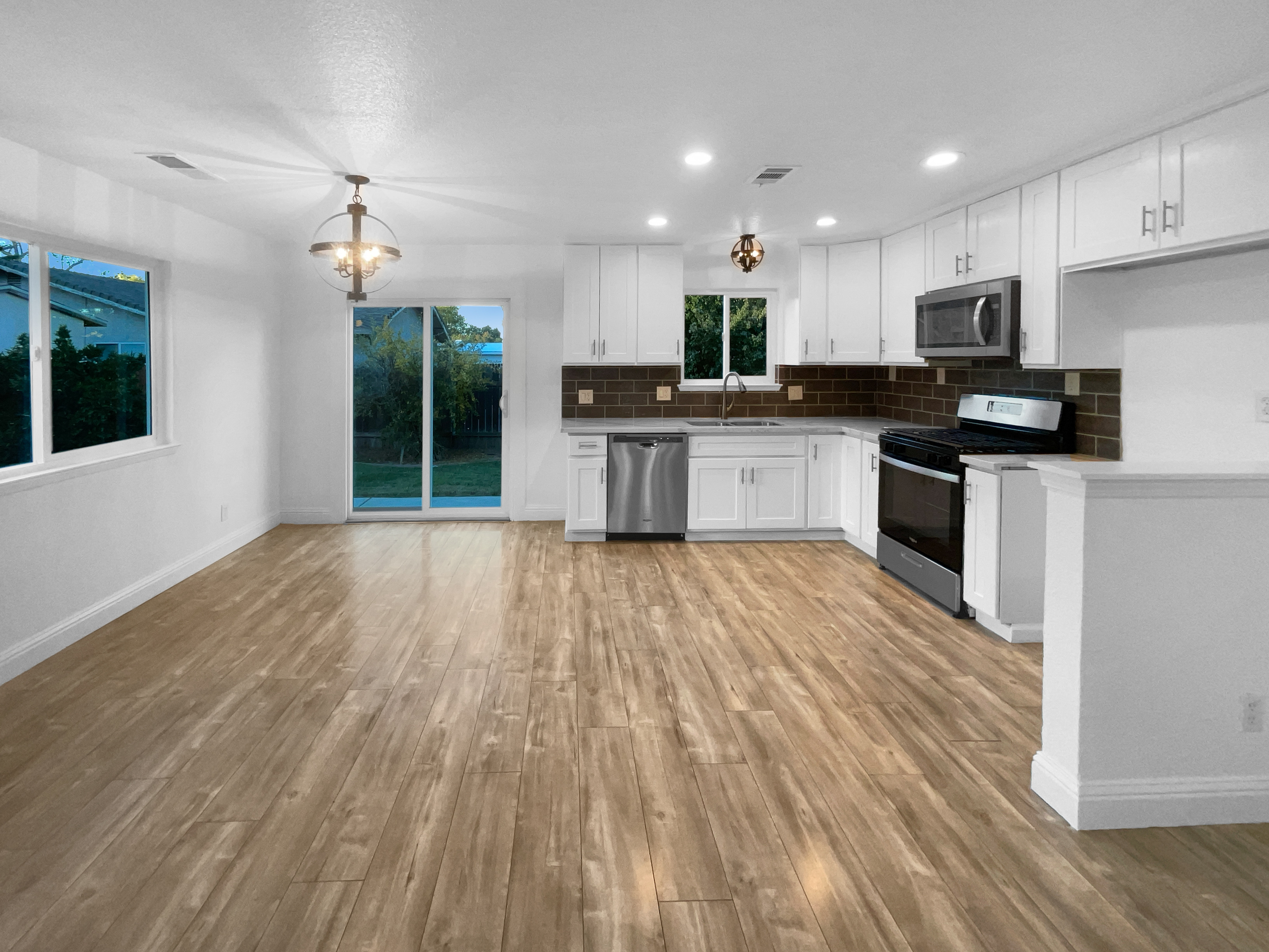 Photo 11 of 22 of 1109 Frienza Ave, Sacramento, CA