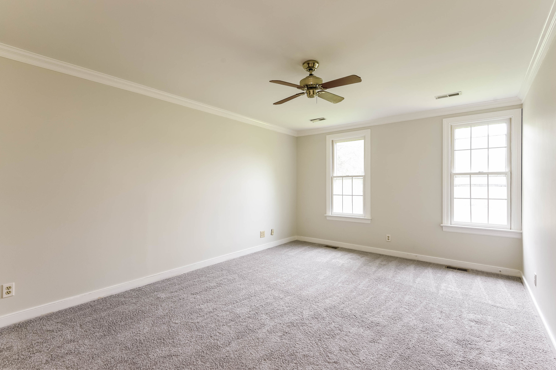 Photo 4 of 21 of 8201 Yolanda Rd, Henrico, VA