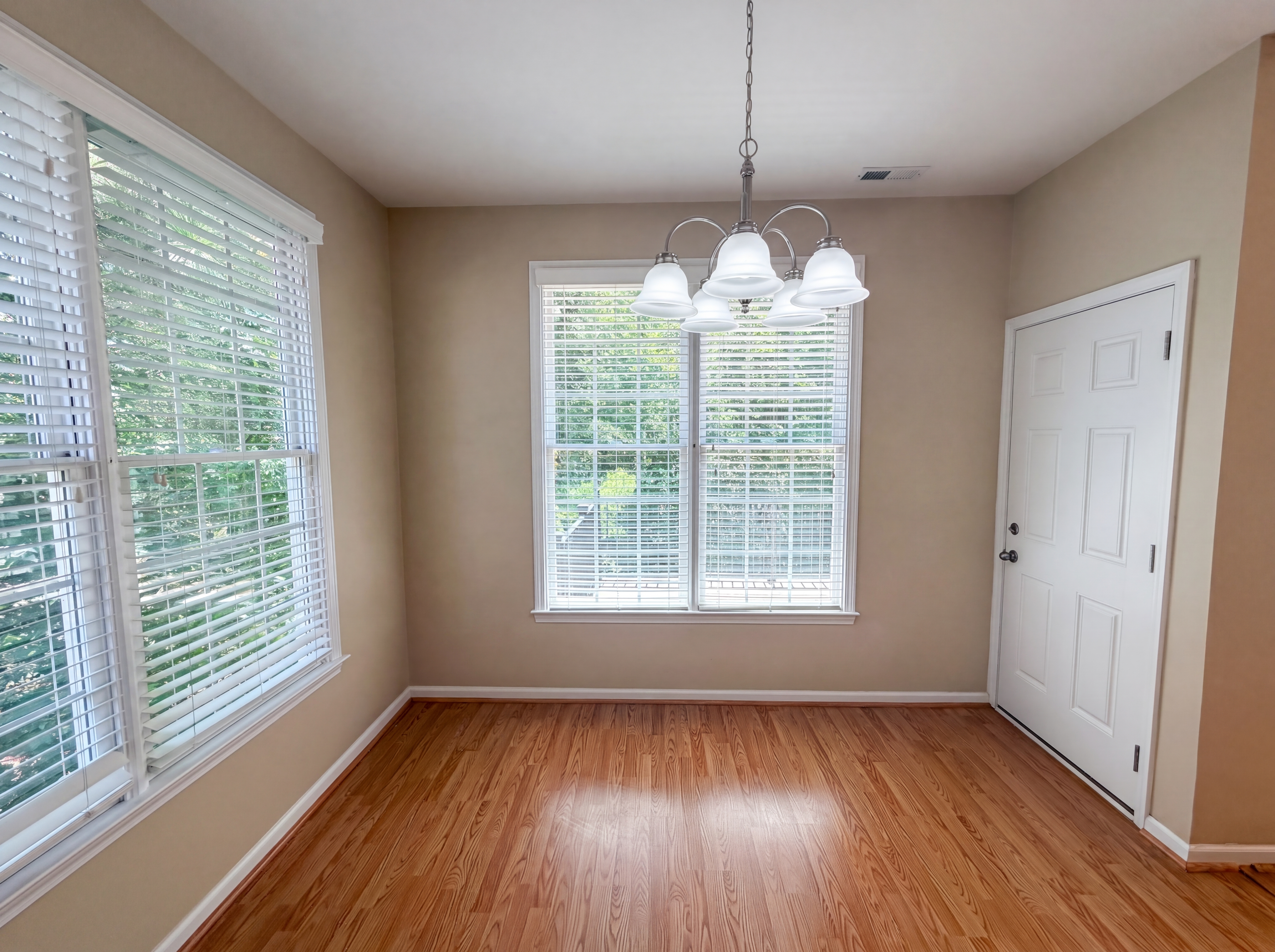 Photo 8 of 18 of 4732 Alderbrook Ln, Durham, NC