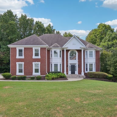 Property photo 1 of 2745 Kensington Ct