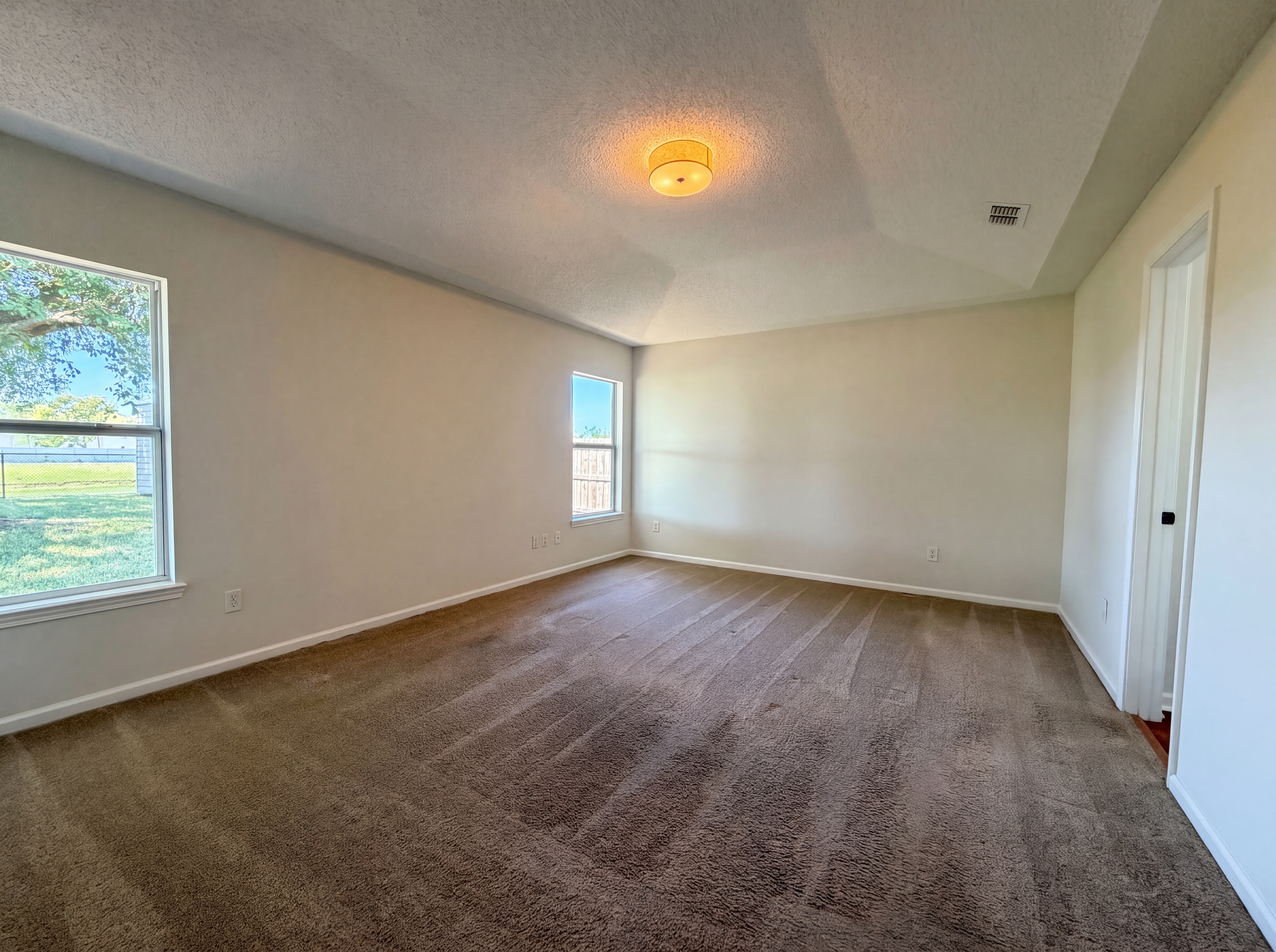 Photo 13 of 21 of 11424 Rolling River Blvd, Jacksonville, FL