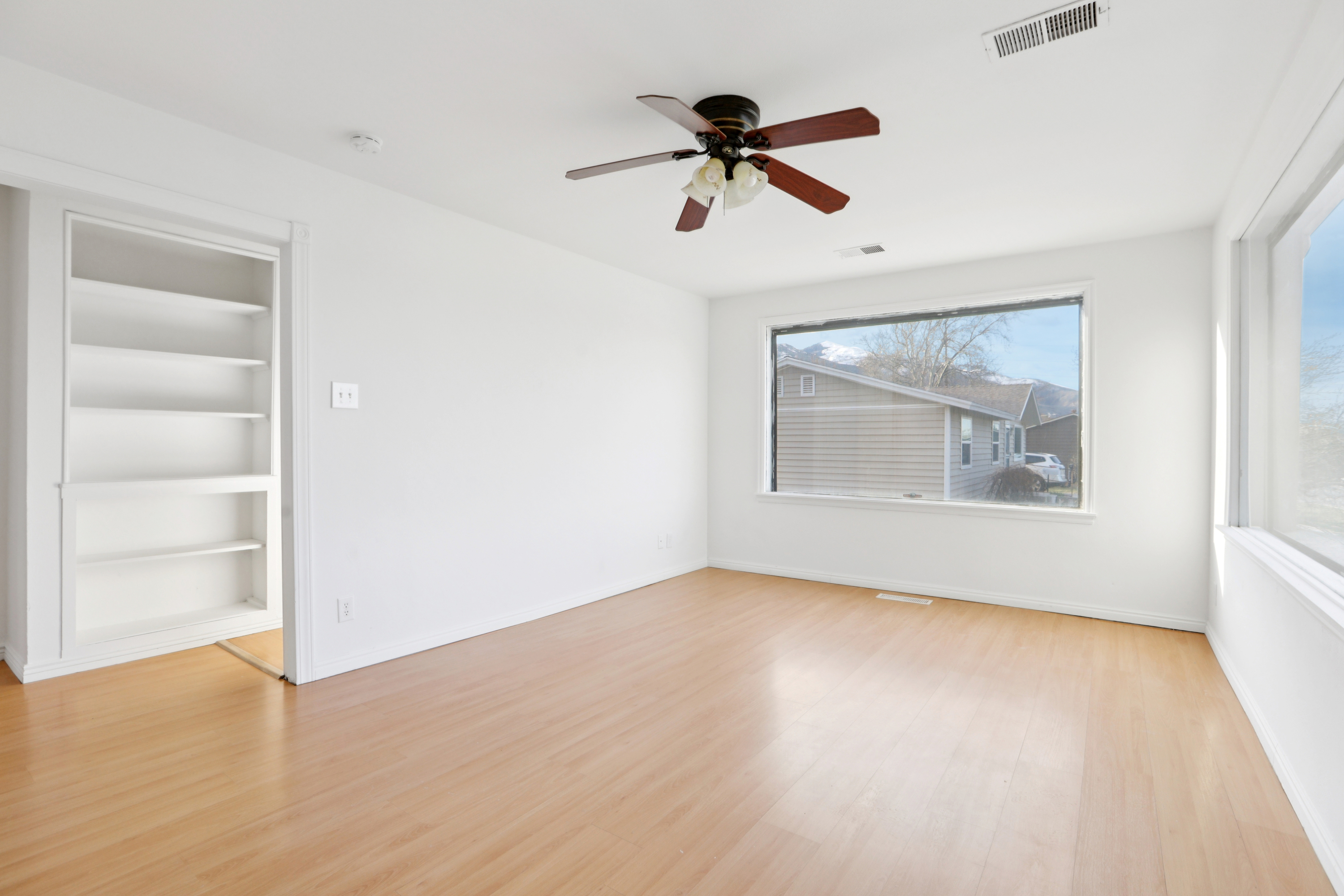 Photo 3 of 26 of 579 S 400 W, Brigham City, UT
